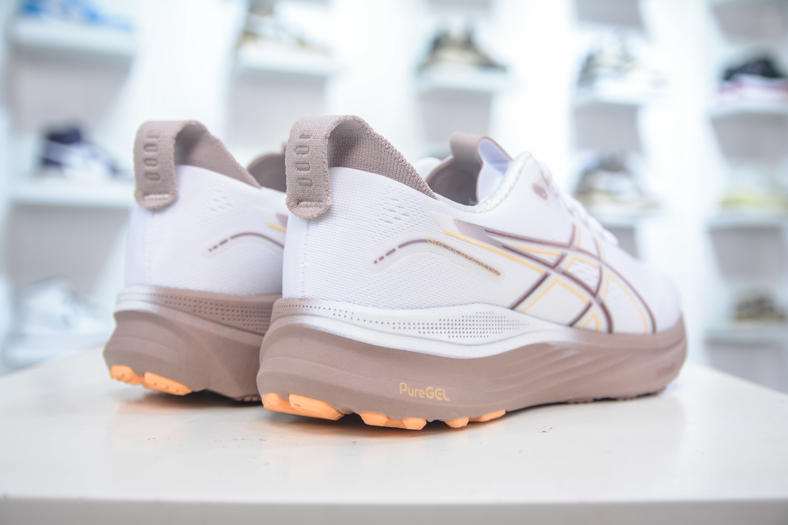 AsicsGel-Kayano 32 亚瑟士运动休闲透气专业跑鞋 1012B838-101