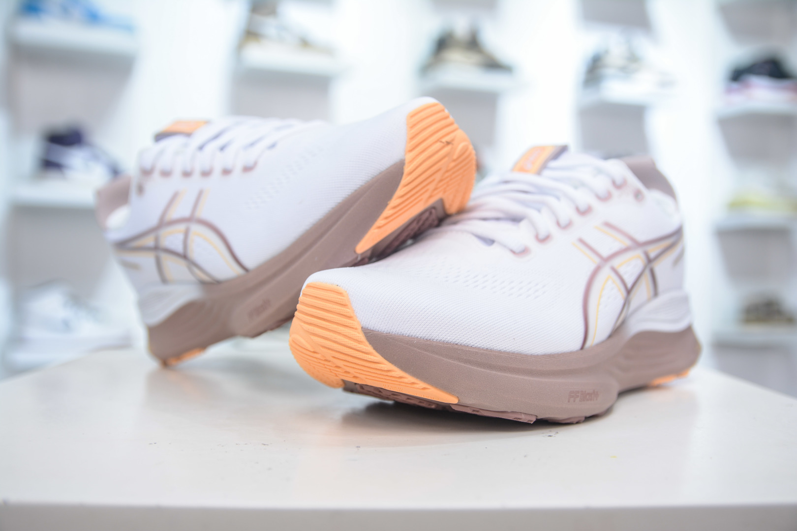 AsicsGel-Kayano 32 亚瑟士运动休闲透气专业跑鞋 1012B838-101