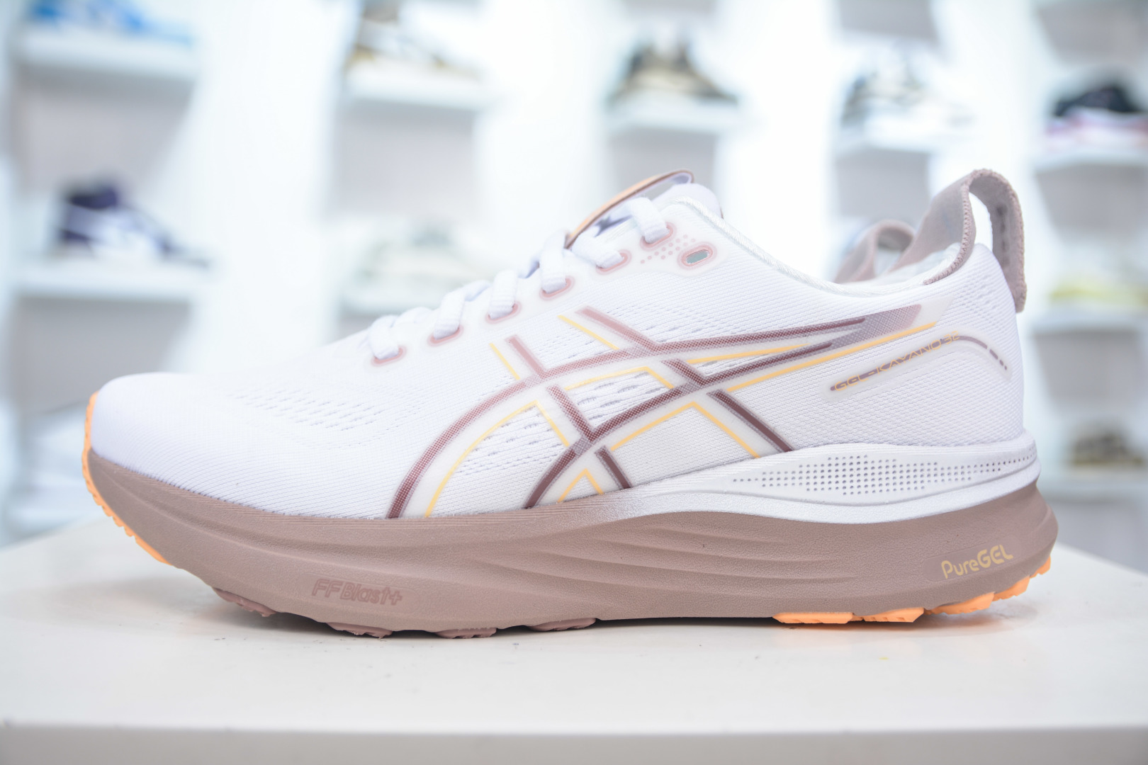 AsicsGel-Kayano 32 亚瑟士运动休闲透气专业跑鞋 1012B838-101