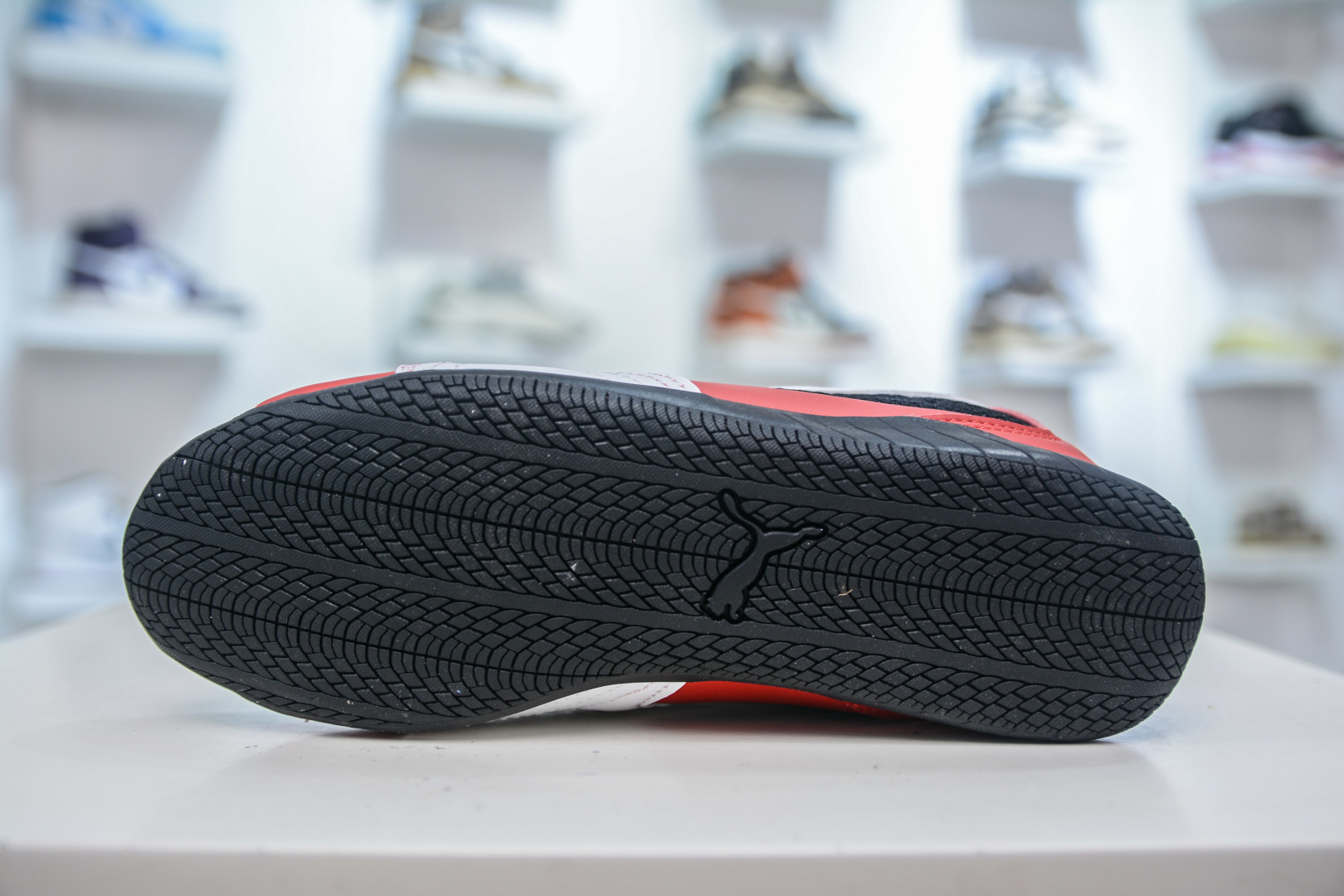 Puma Roma M Motorsport: Retro-Style Low-Profile Sneaker in Black and Red 6 cmp i1754237411687 7155 0 4