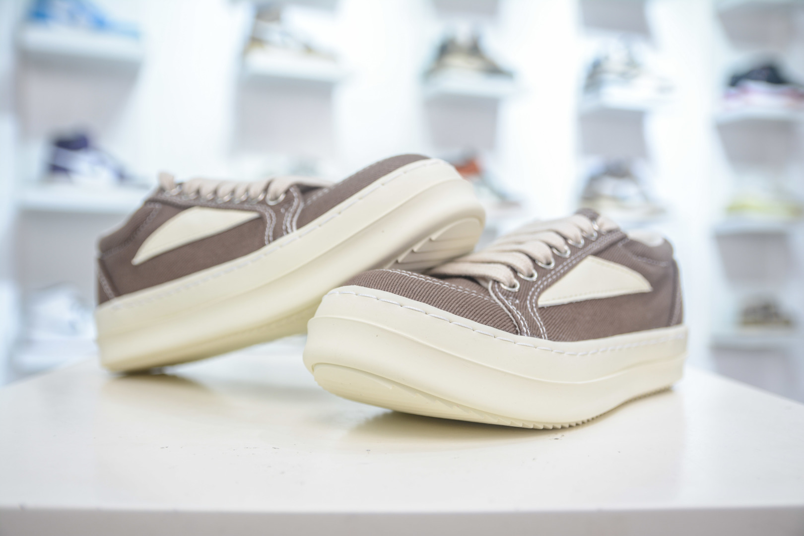 Rick Owens Hollywood Canvas Low-Top Sneakers - Lace-Up, Round Toe, Comfortable 5 cmp i1754237465857 695 0 3