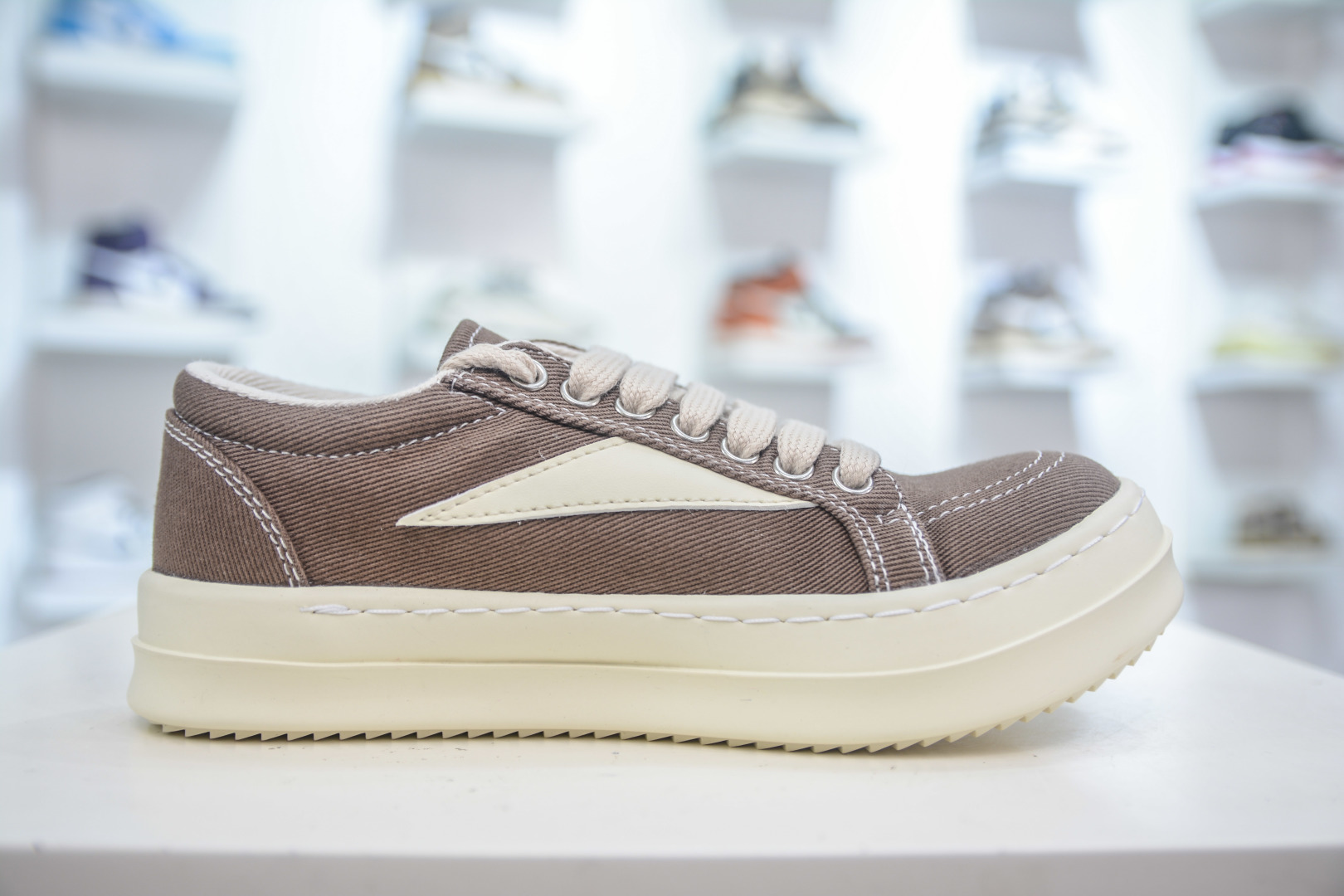 Rick Owens Hollywood Canvas Low-Top Sneakers - Lace-Up, Round Toe, Comfortable 4 cmp i1754237467037 9229 0 2