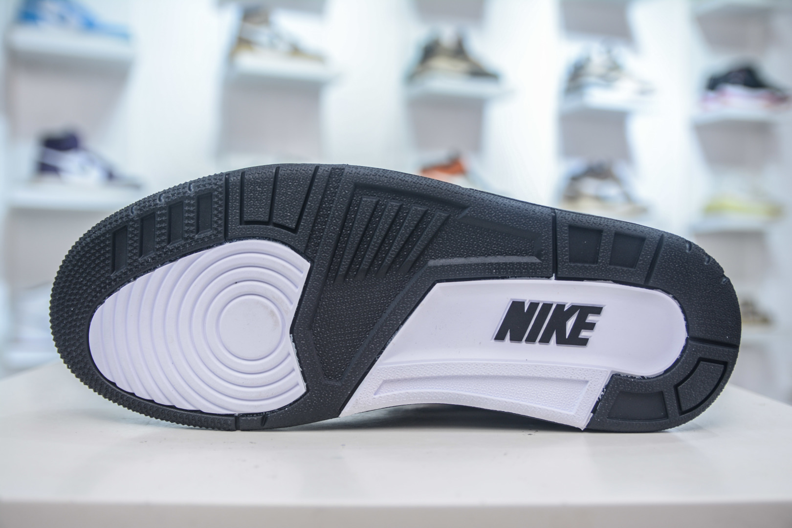 Air Jordan 3 Retro Fragment Design Black White Sneakers DA3595-001 5 cmp i1754237746574 1422 0 4