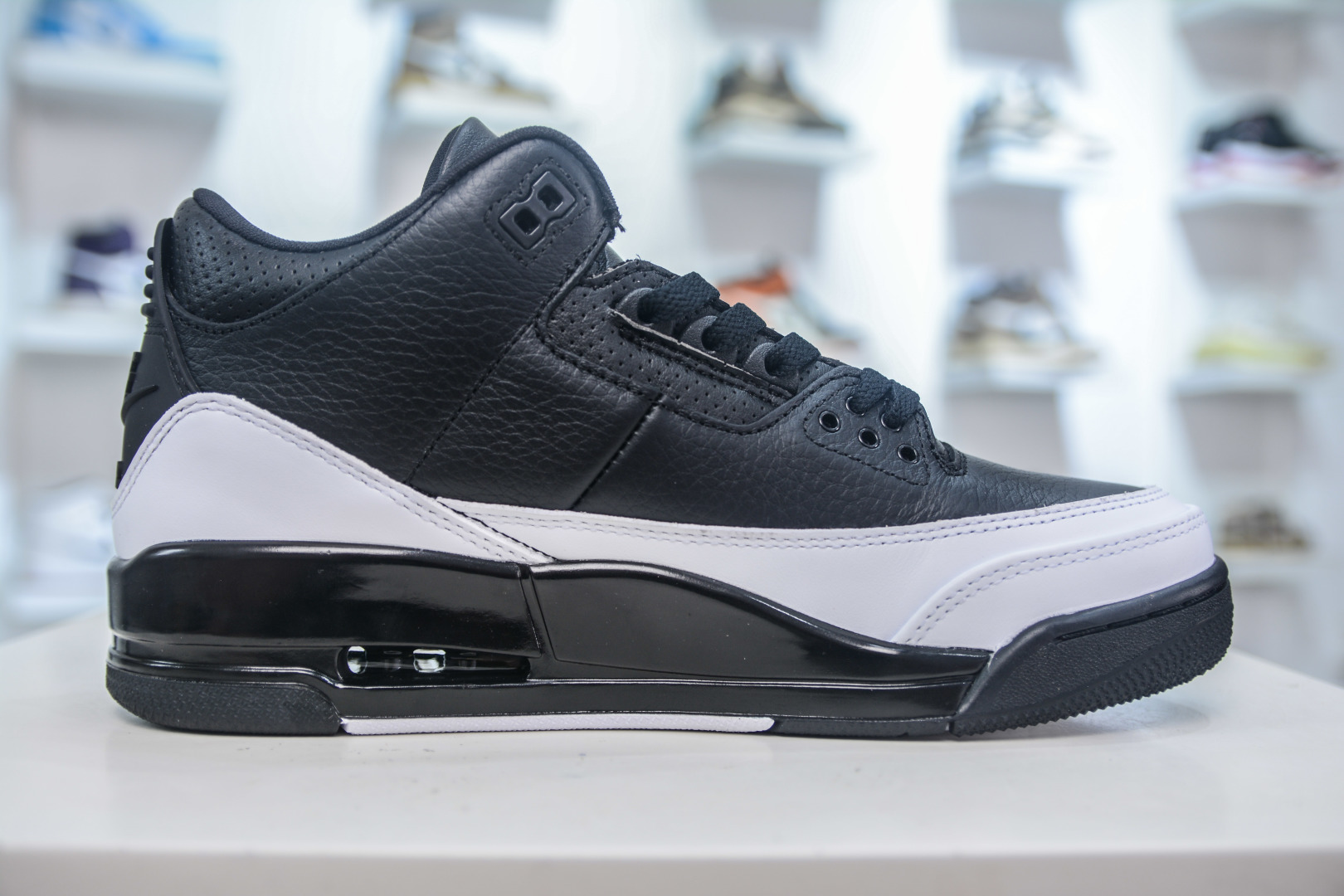 Air Jordan 3 Retro Fragment Design Black White Sneakers DA3595-001 3 cmp i1754237753140 8262 0 2