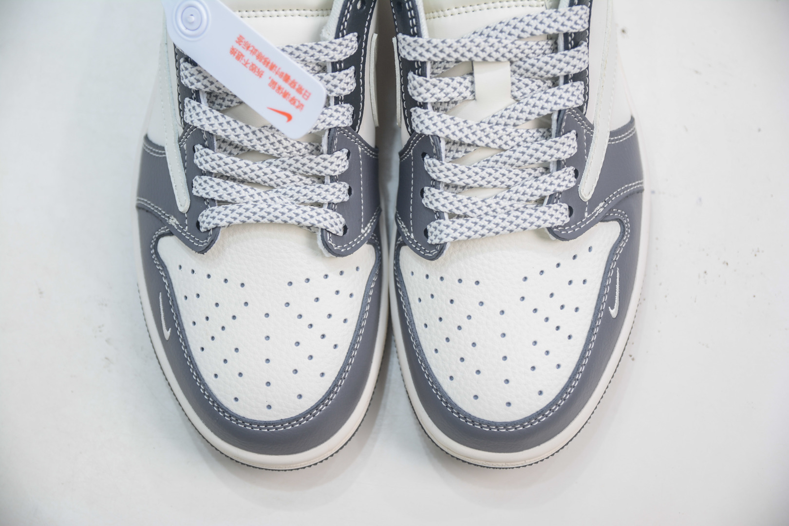 Travis Scott x Air Jordan 1 Low White Grey Red Custom Sneakers 10 cmp i1754319219300 3817 0 8