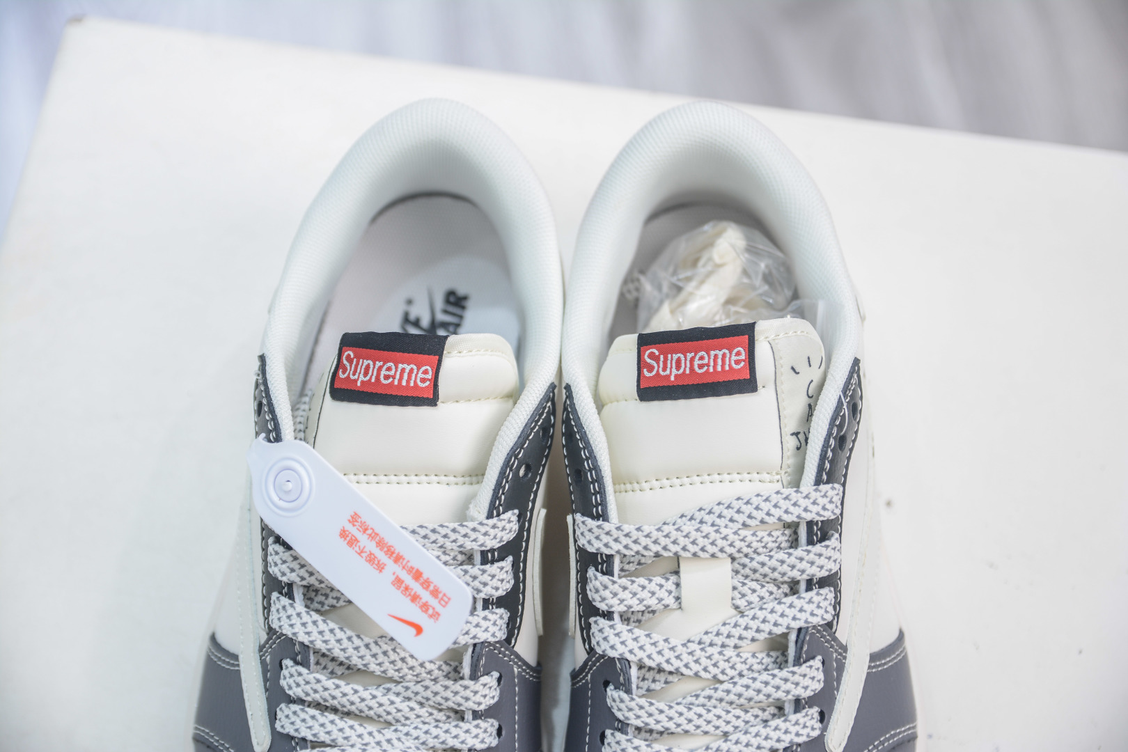 Travis Scott x Air Jordan 1 Low White Grey Red Custom Sneakers 9 cmp i1754319220906 8799 0 7