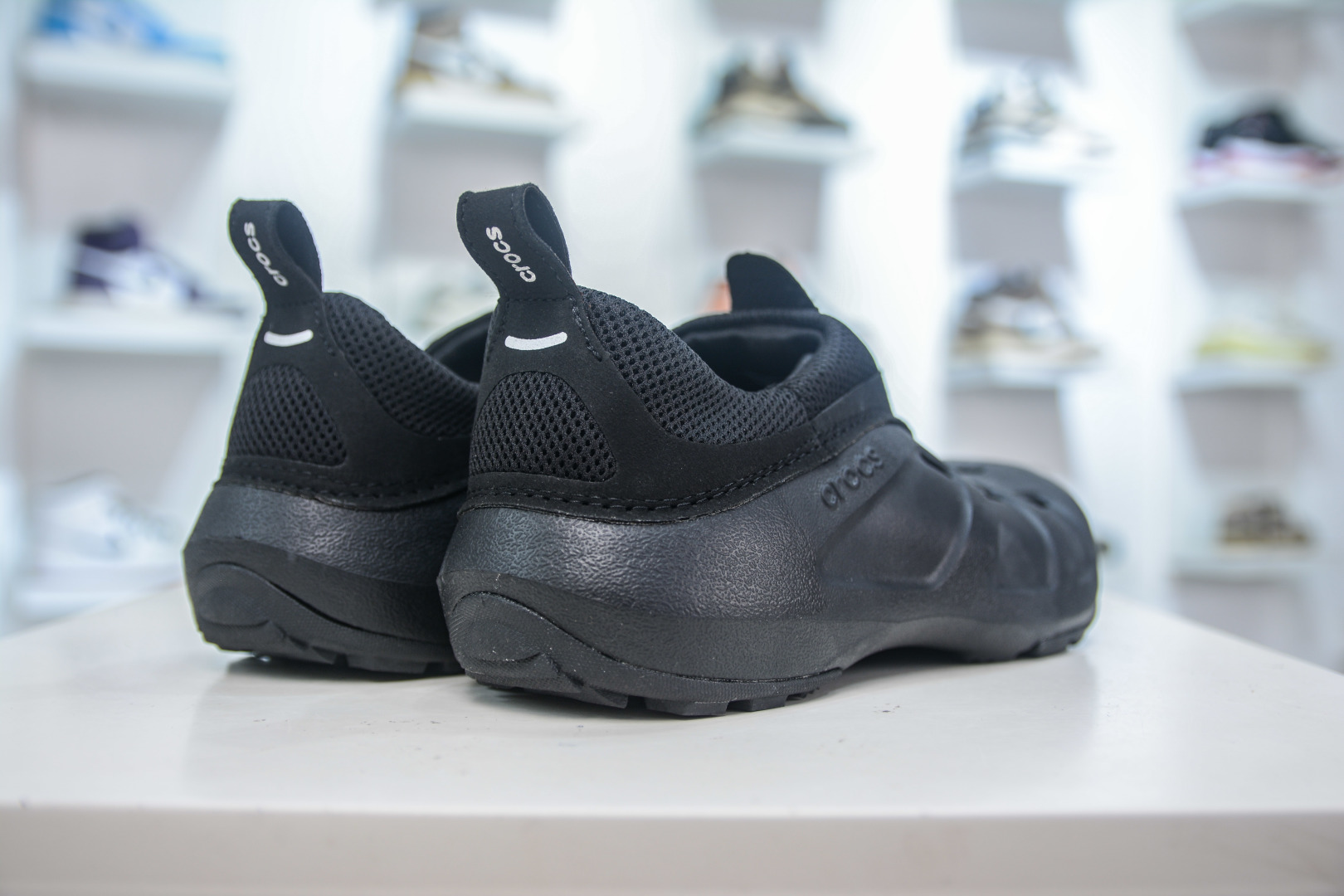 Crocs Quick Trail Clogs: Lightweight, Comfortable, and Quick-Drying Sandals 6 cmp i1754319975750 1418 0 5