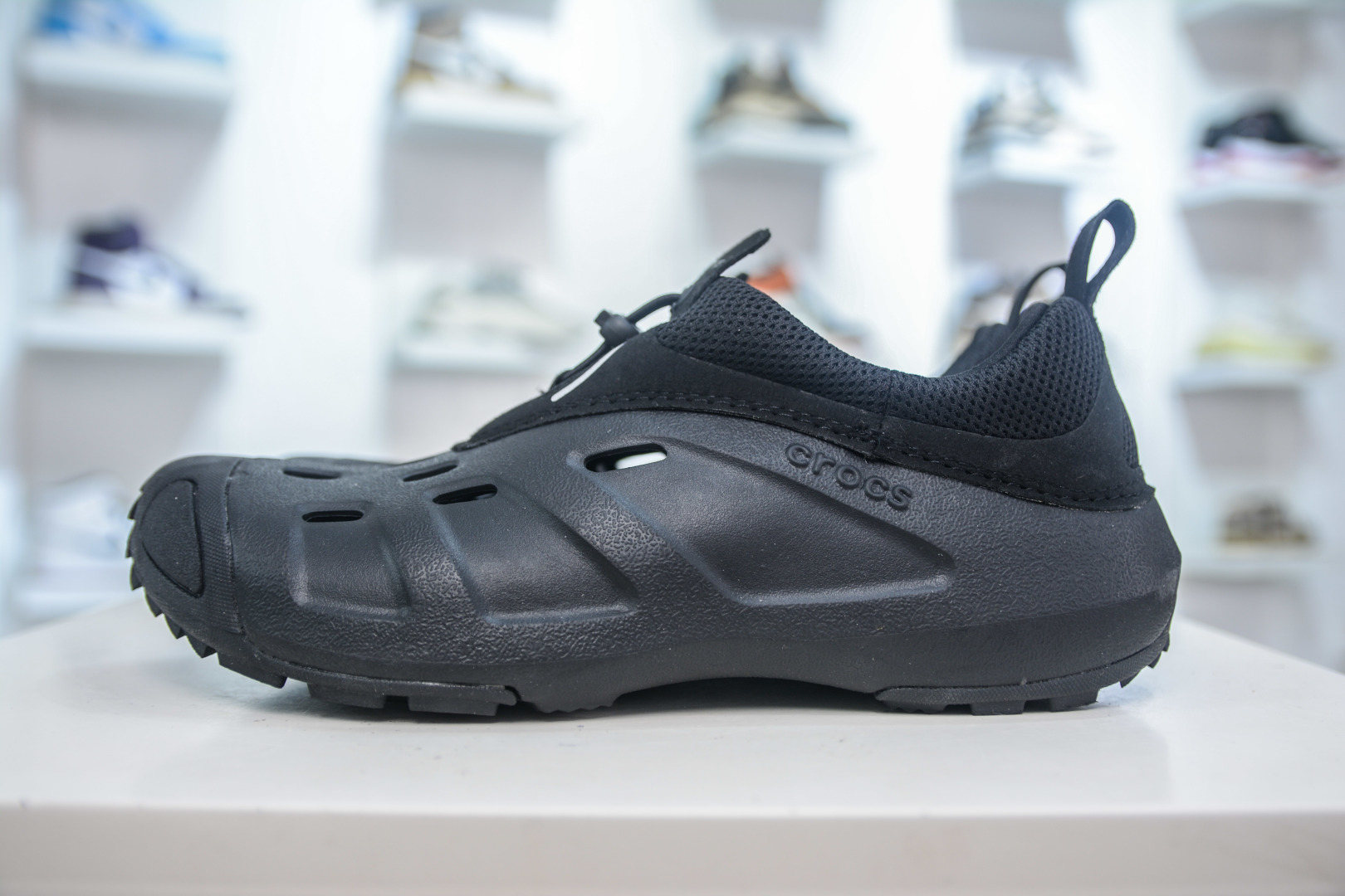 Crocs Quick Trail Clogs: Lightweight, Comfortable, and Quick-Drying Sandals 1 cmp i1754319975802 2859 0 0