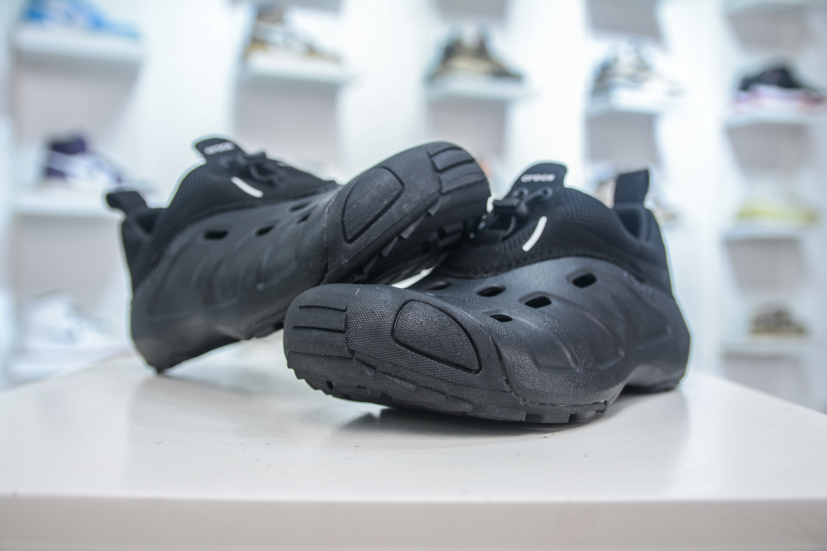 Crocs Quick Trail Clogs: Lightweight, Comfortable, and Quick-Drying Sandals 4 cmp i1754319975802 8764 0 3