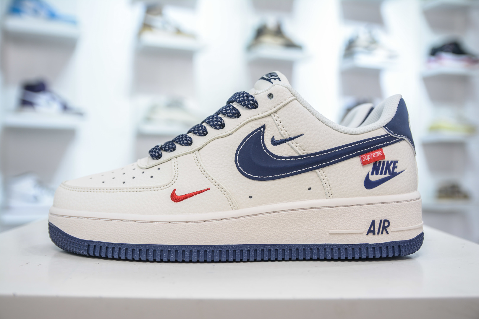 Supreme x Nike Air Force 1 Low White Blue Collaboration Shoes (Sizes 36-45) 2 cmp i1755306808396 1672 0 0