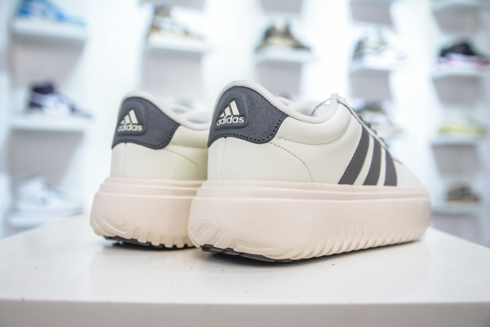 Adidas Grand Court Platform Women's Sneaker - Iconic Style & Added Height 7 cmp i1755307007844 9025 0 5
