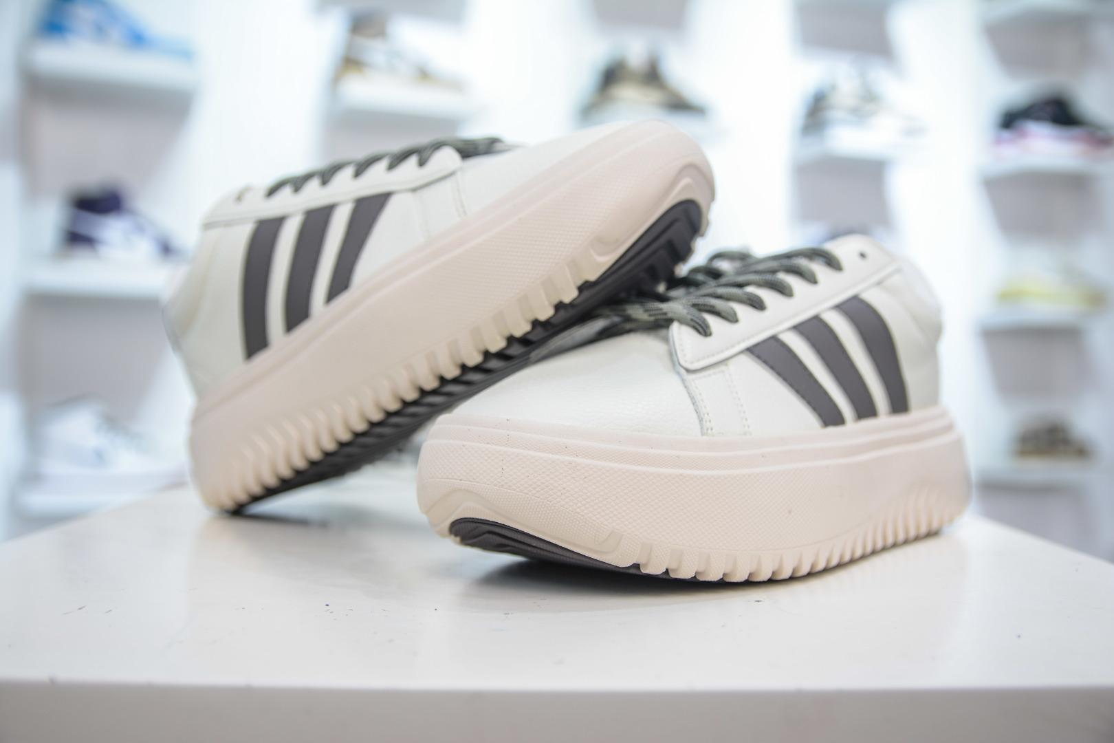 Adidas Grand Court Platform Women's Sneaker - Iconic Style & Added Height 5 cmp i1755307007848 7186 0 3