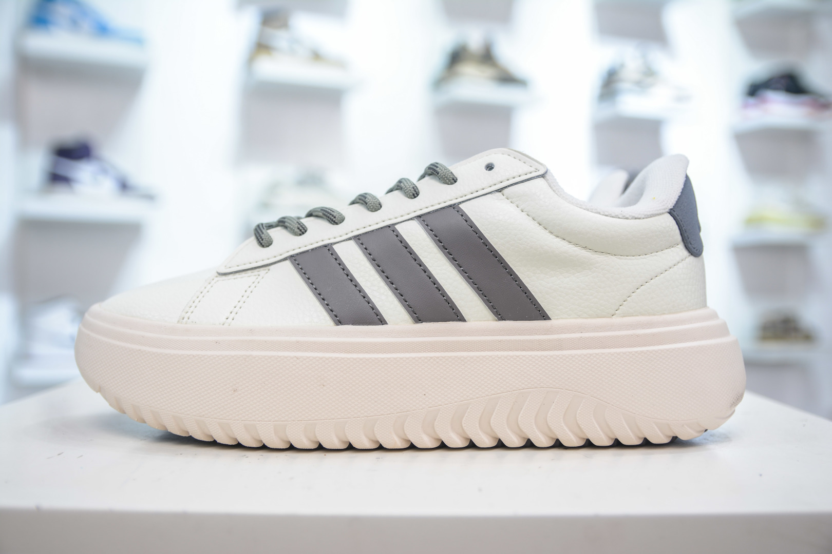Adidas Grand Court Platform Women's Sneaker - Iconic Style & Added Height 2 cmp i1755307008728 634 0 0