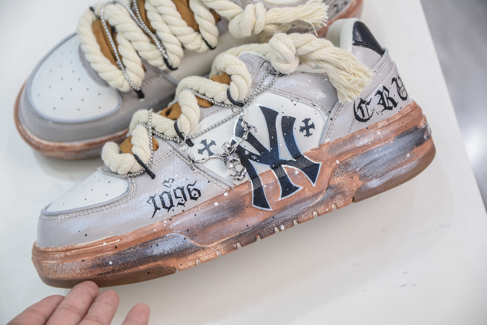 MLB NY Printed Chunky Sneakers with Custom Graffiti & Hidden 6cm Heel 8 cmp i1755307058457 5003 0 6