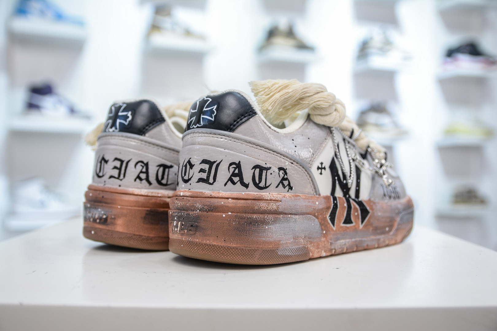 MLB NY Printed Chunky Sneakers with Custom Graffiti & Hidden 6cm Heel 7 cmp i1755307059555 2006 0 5