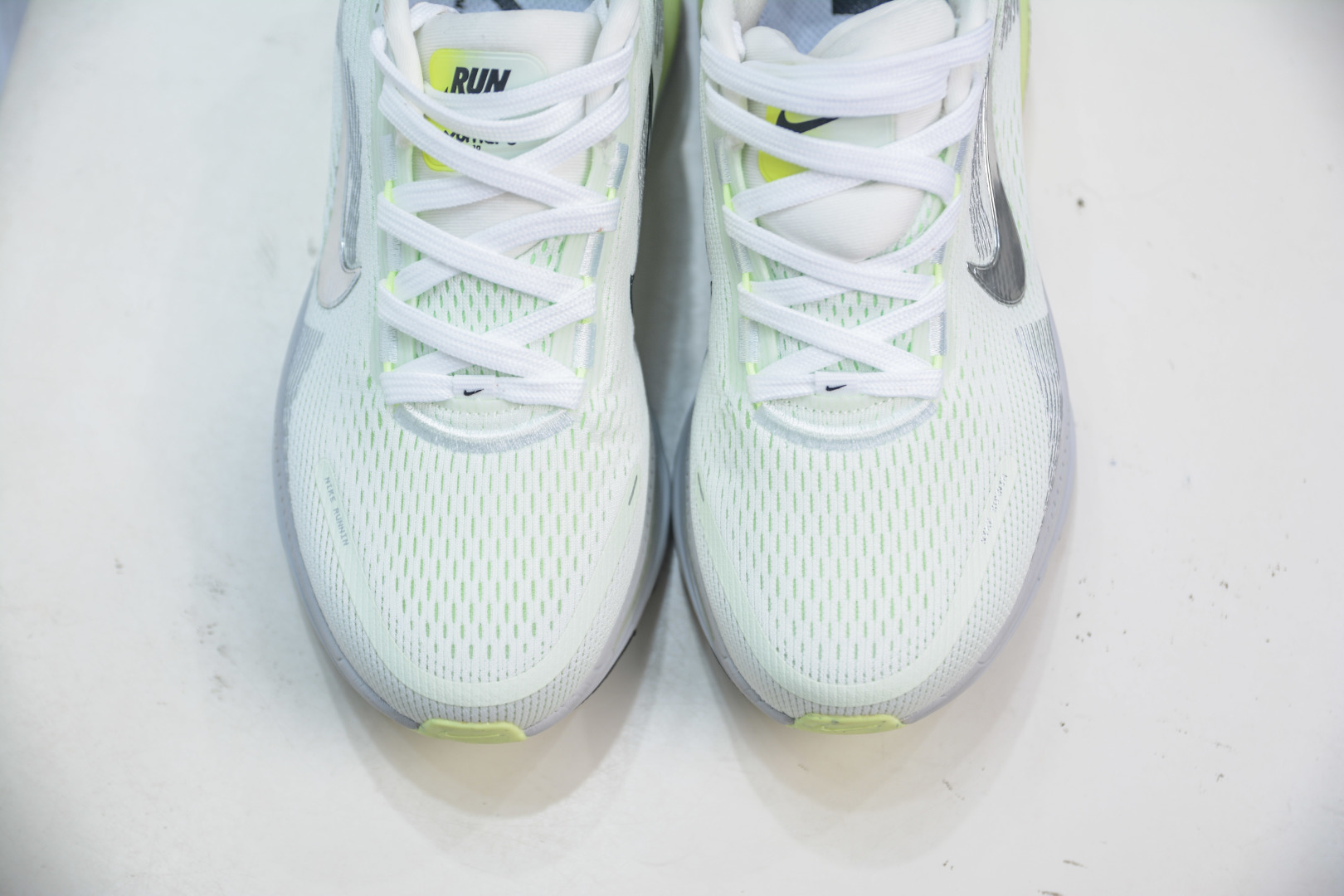 Nike Air Zoom Vomero 18: Comfortable & Breathable Running Shoes for Everyday 9 cmp i1755307247298 995 0 8