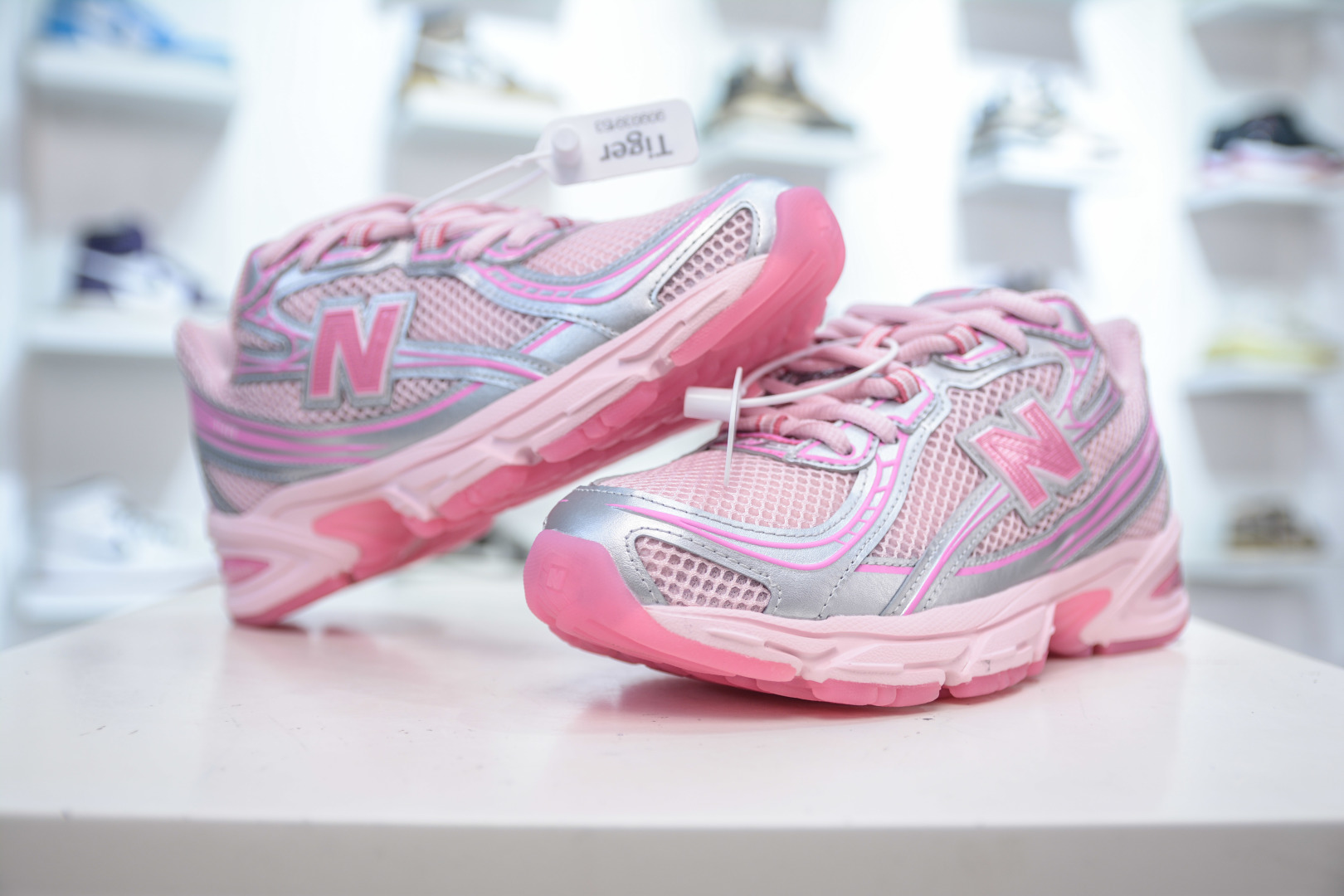 New Balance 740 Series Retro Sneakers - Lightweight, Breathable, and Stylish 5 cmp i1755363868908 4524 0 3