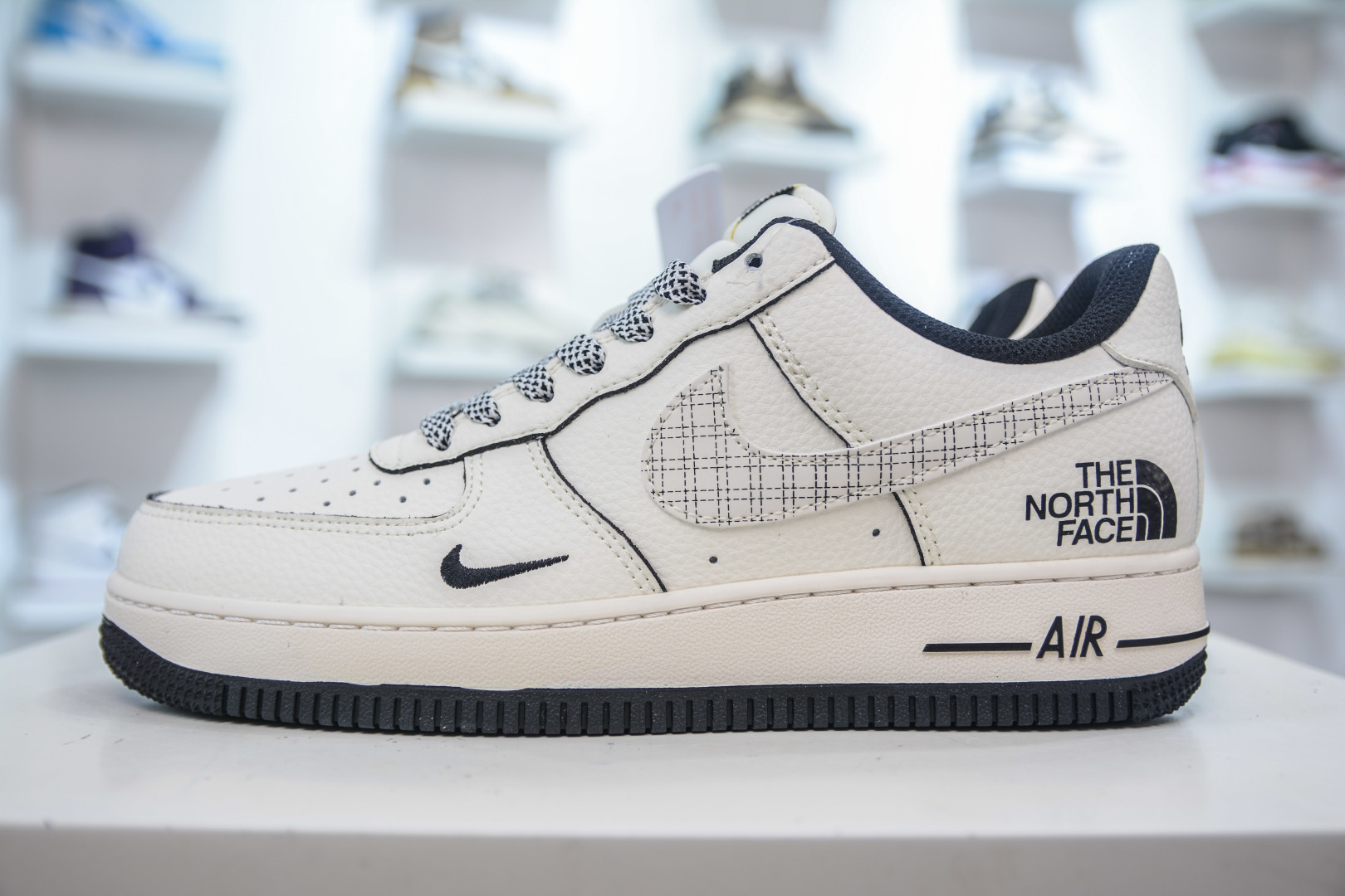 The North Face x Nike Air Force 1 White Black Grid Shoes JP8028-007 1 cmp i1755363938013 751 0 0