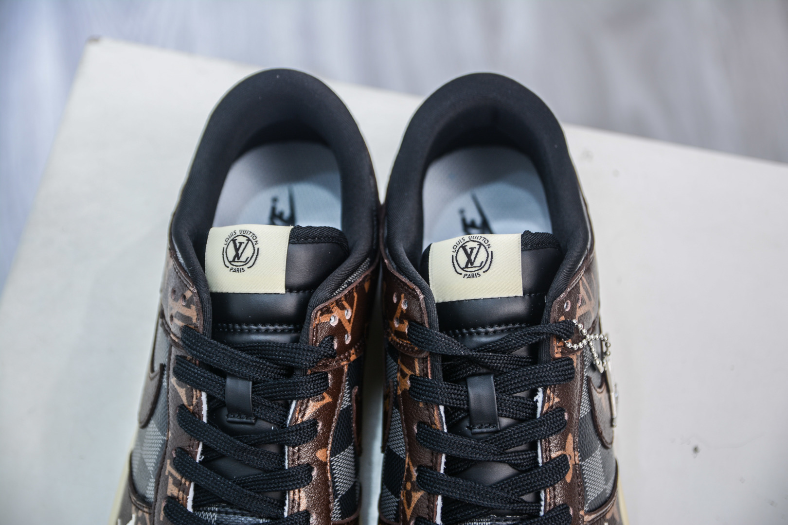 Nike SB Dunk Low x Louis Vuitton Collab - Gray/Coffee Designer Sneakers 9 cmp i1755364574844 6051 0 7