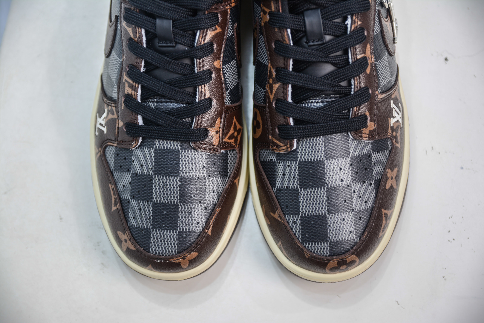 Nike SB Dunk Low x Louis Vuitton Collab - Gray/Coffee Designer Sneakers 10 cmp i1755364576182 6641 0 8