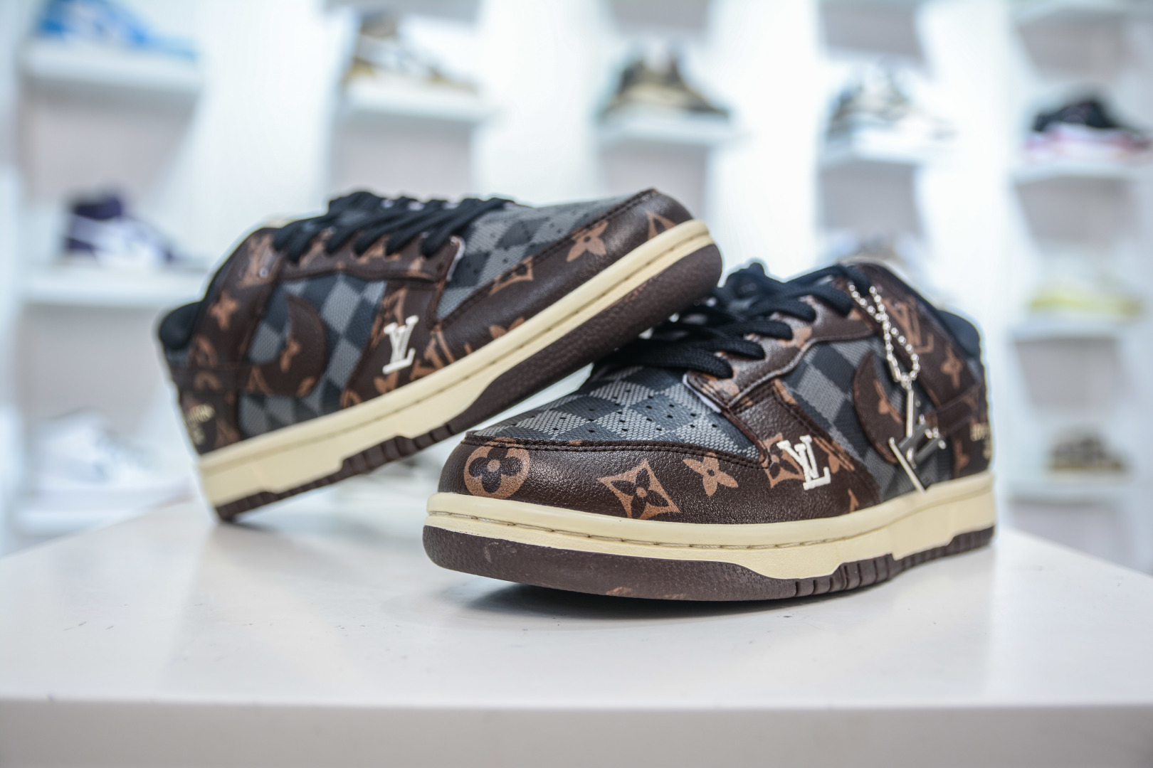 Nike SB Dunk Low x Louis Vuitton Collab - Gray/Coffee Designer Sneakers 5 cmp i1755364576185 1110 0 3