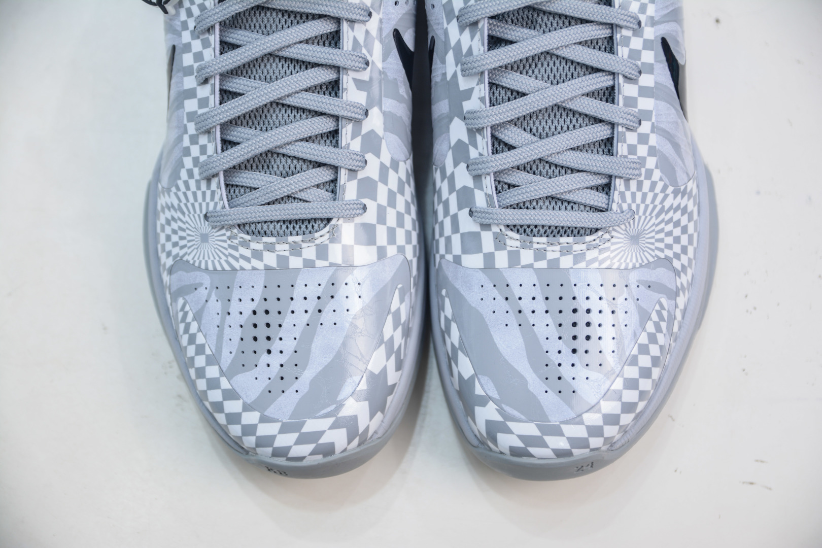 Nike Kobe 5 Protro "Zebra" Basketball Shoes - White/Grey, Player Edition 10 cmp i1755365045833 9316 0 8