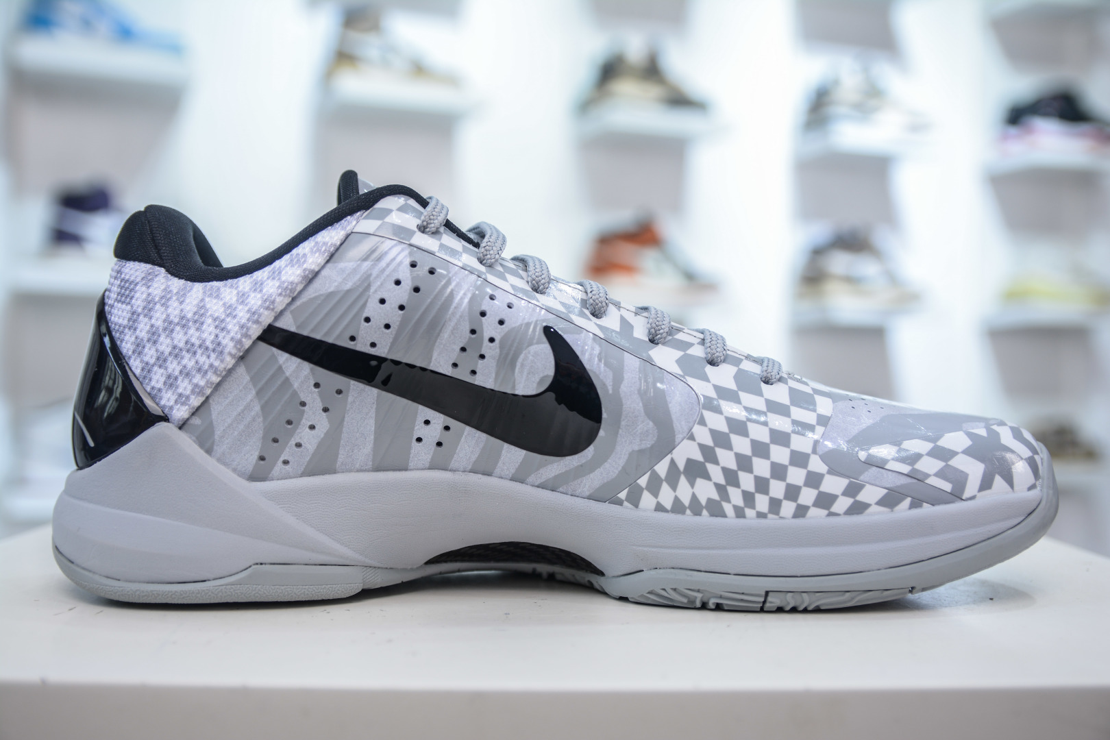 Nike Kobe 5 Protro "Zebra" Basketball Shoes - White/Grey, Player Edition 4 cmp i1755365046718 1089 0 2