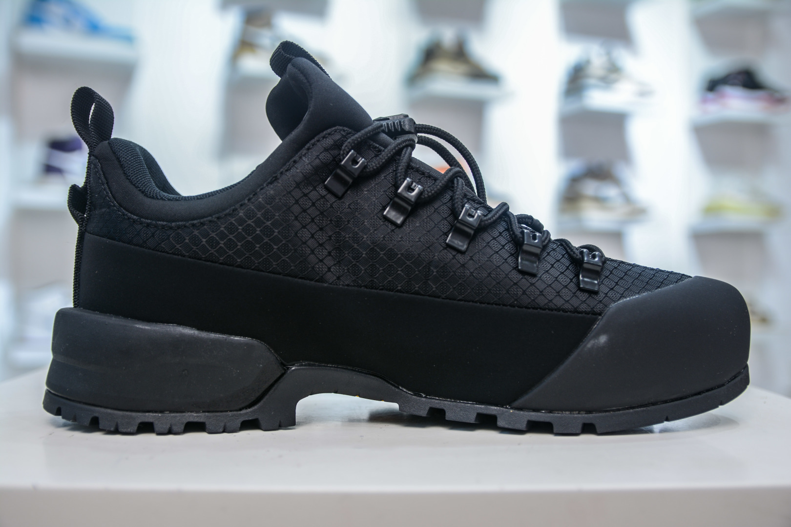 The North Face Outdoor Hiking Shoes - Durable, Comfortable, and Stylish 4 cmp i1755447995028 8113 0 2