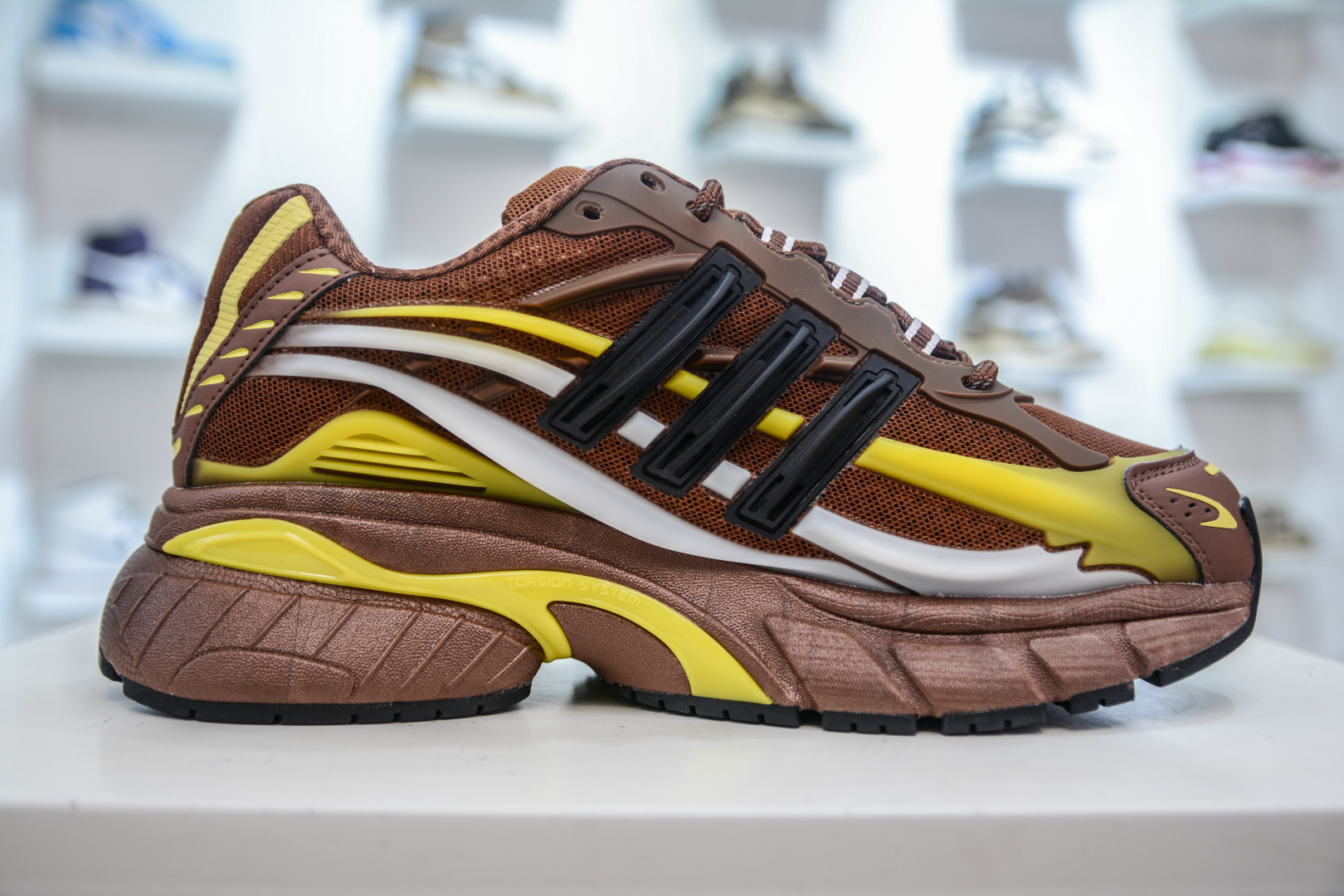 Pharrell x adidAdistar Jellyfish 低帮复古风老爹鞋 JP9270