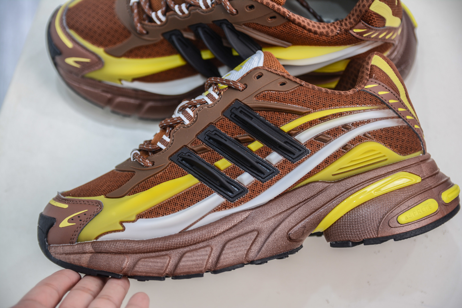 Pharrell x adidAdistar Jellyfish 低帮复古风老爹鞋 JP9270