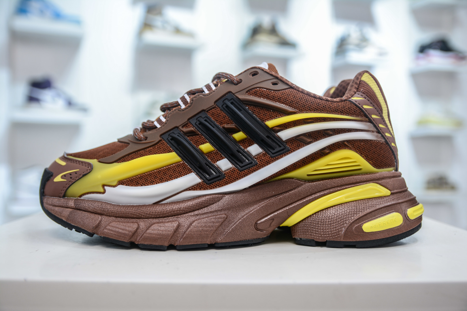 Pharrell x adidAdistar Jellyfish 低帮复古风老爹鞋 JP9270
