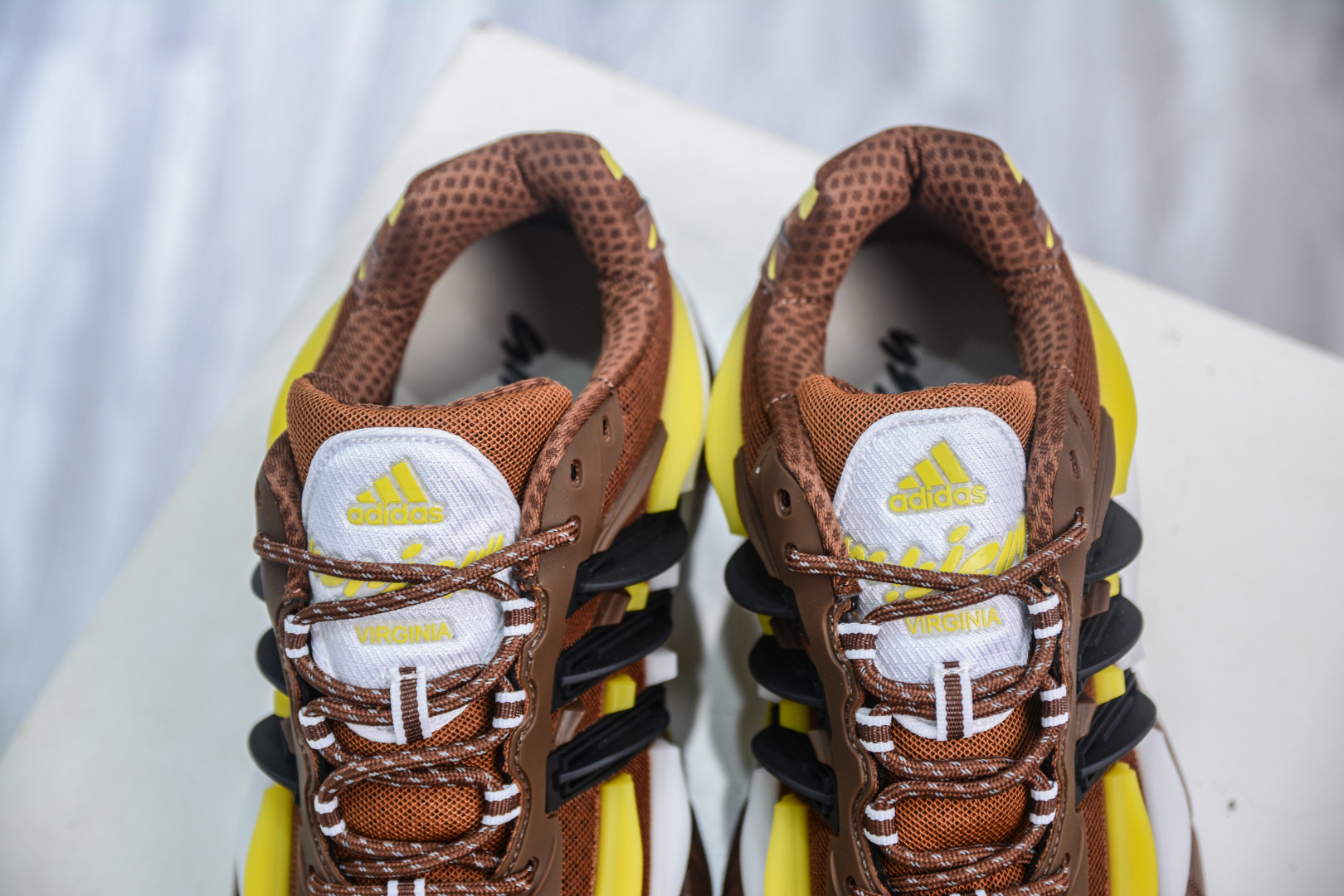 Pharrell x adidAdistar Jellyfish 低帮复古风老爹鞋 JP9270