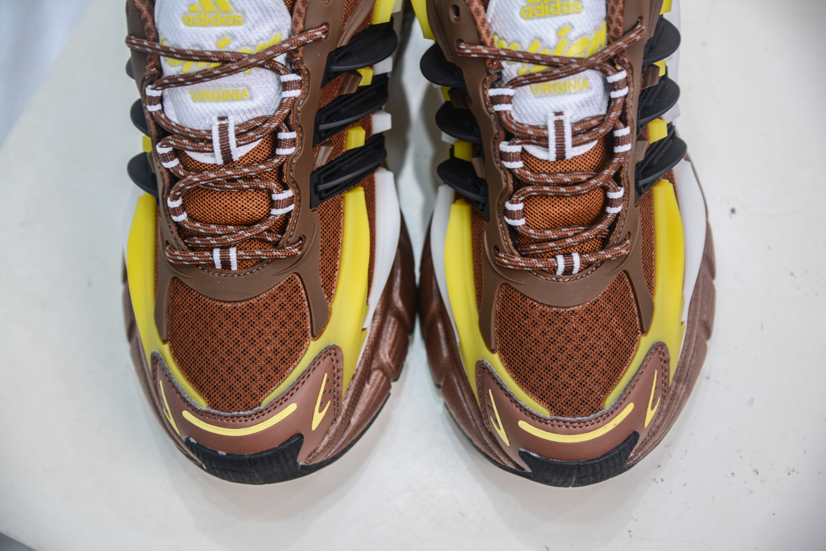 Pharrell x adidAdistar Jellyfish 低帮复古风老爹鞋 JP9270