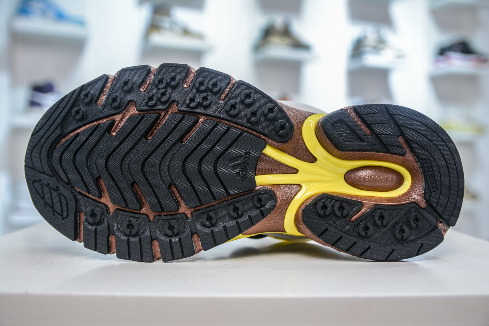 Pharrell x adidAdistar Jellyfish 低帮复古风老爹鞋 JP9270