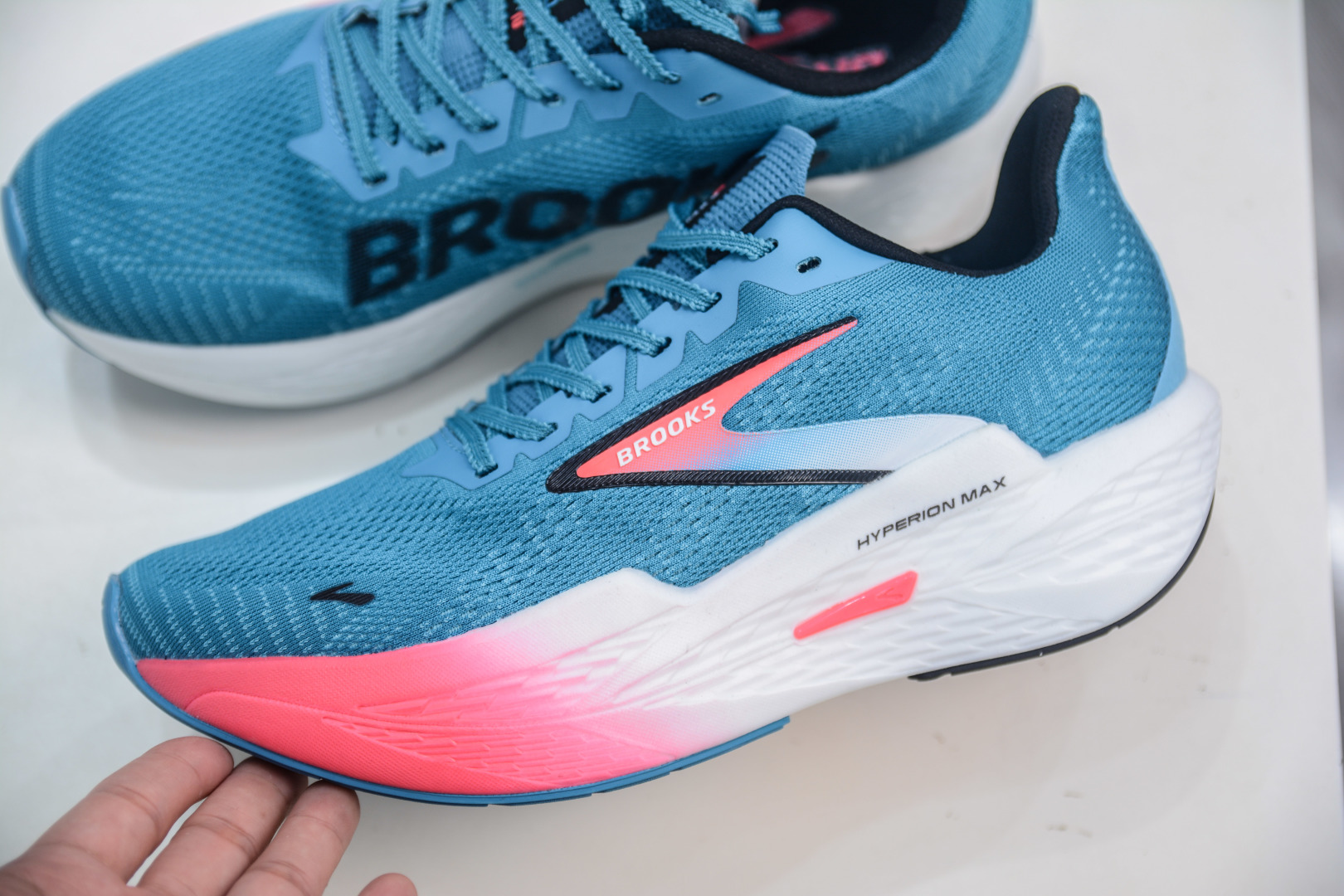 Brooks 布鲁克斯 HyperiMax 2 超弹轻盈跑步鞋 低帮透气缓震支撑休闲运动慢跑鞋 110434 1D 408
