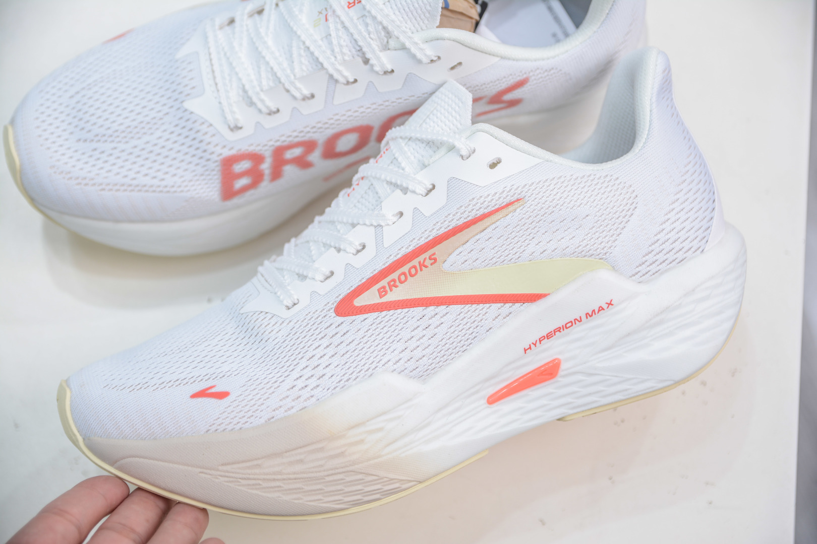 Brooks 布鲁克斯 HyperiMax 2 超弹轻盈跑步鞋 低帮透气缓震支撑休闲运动慢跑鞋 120423 1D 173