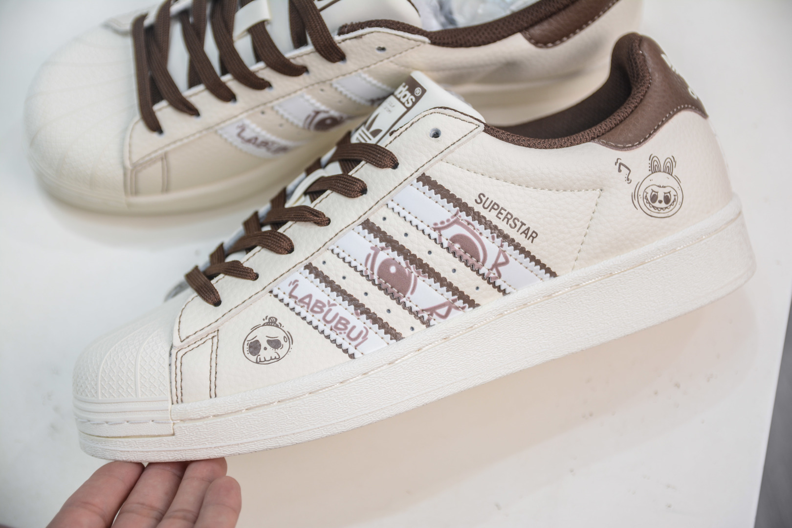 AD Originals Superstar x LABUBU 经典复古贝壳头板鞋 DS0028