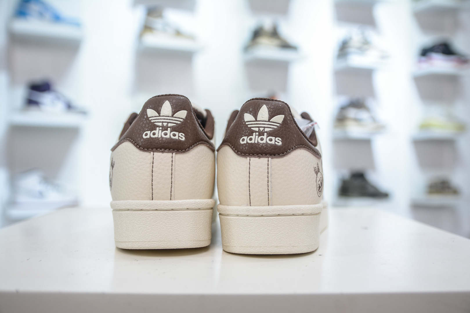 AD Originals Superstar x LABUBU 经典复古贝壳头板鞋 DS0028