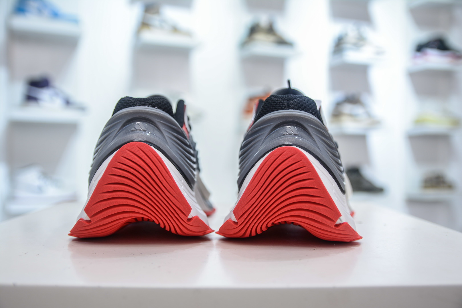 Adidas XLG MTW: Retro-Modern Design, Breathable Mesh, & Superior Cushioning Shoes 2 cmp i1755536205976 326 0 1