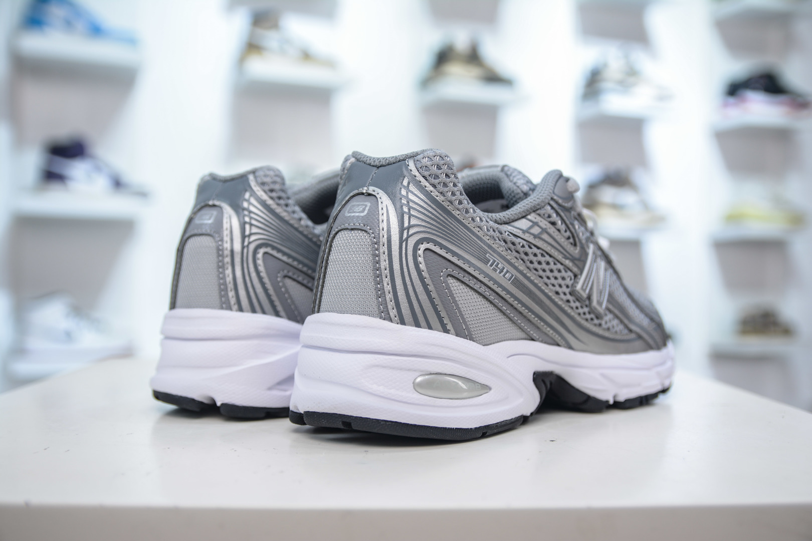 New Balance MR740: Retro Style, Modern Comfort Running Shoes 6 cmp i1755536977790 5126 0 5