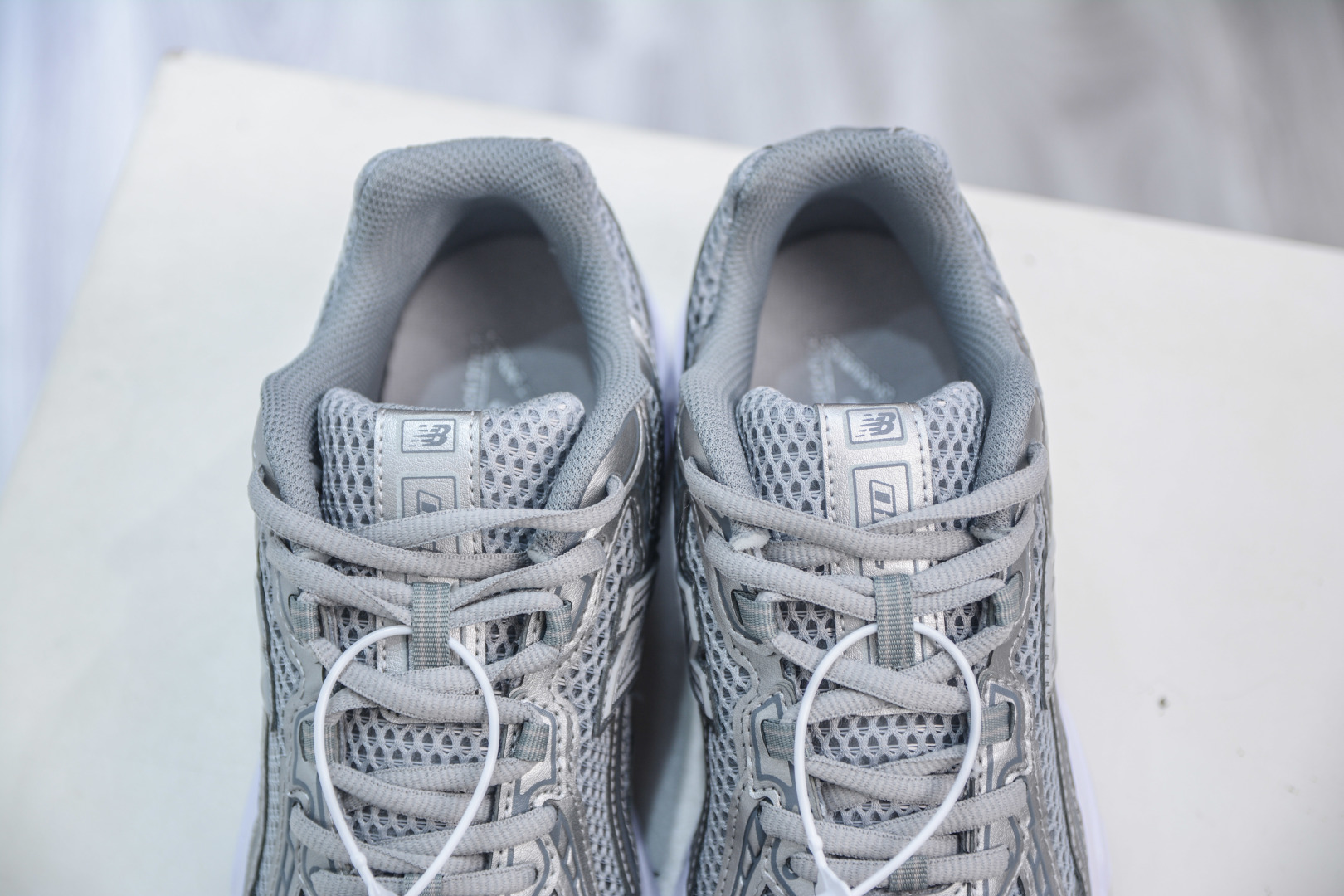 New Balance MR740: Retro Style, Modern Comfort Running Shoes 8 cmp i1755536977790 9323 0 7