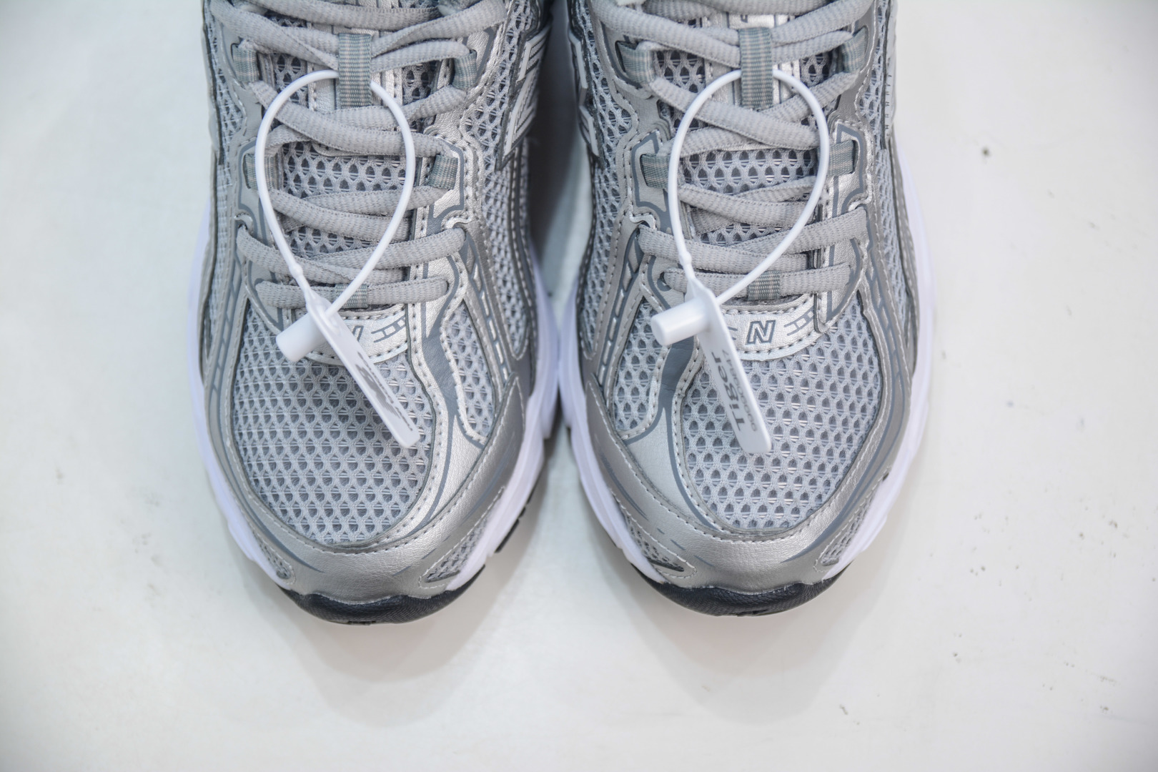 New Balance MR740: Retro Style, Modern Comfort Running Shoes 9 cmp i1755536978629 8091 0 8