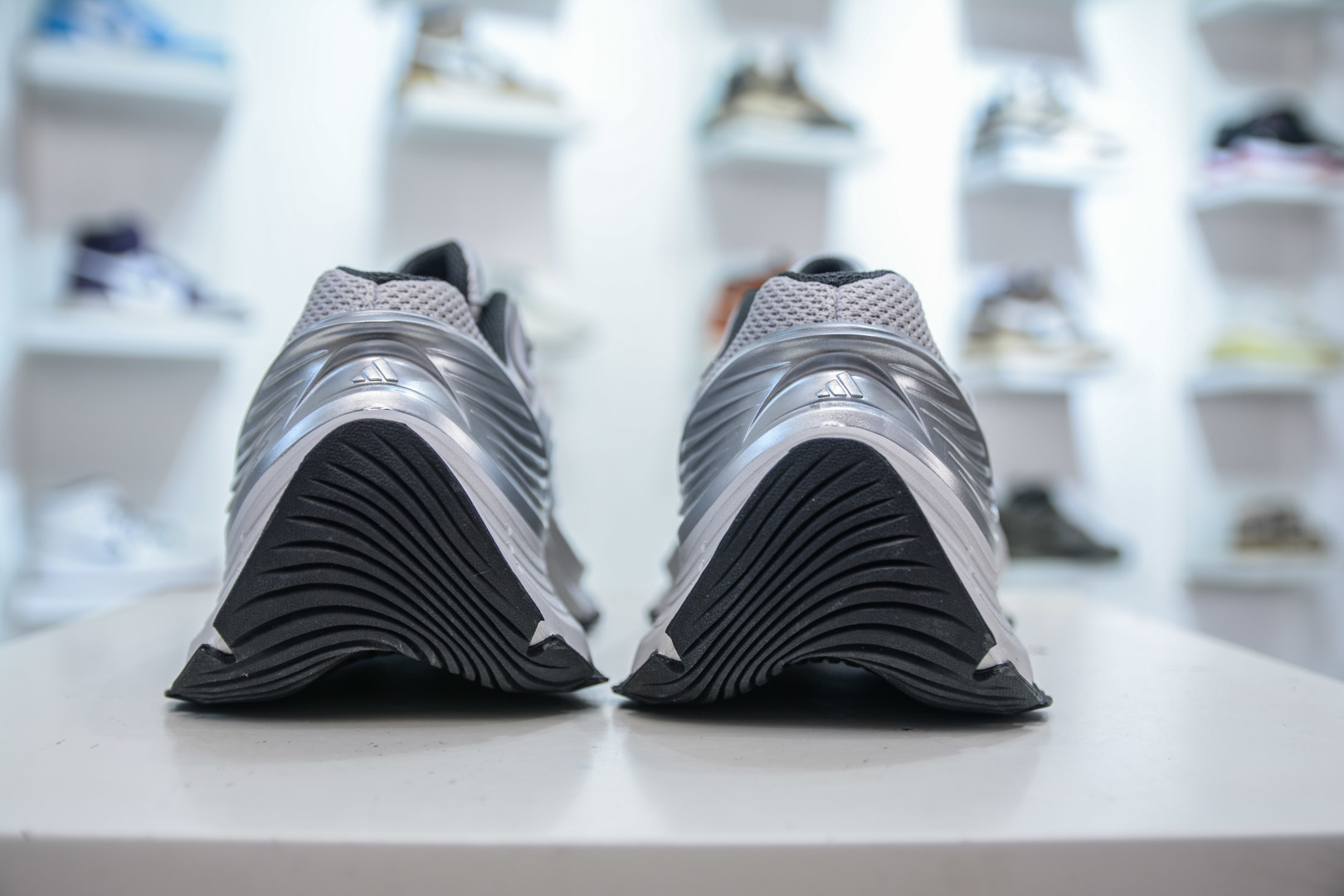 Adidas XLG MTW: Retro-Meets-Modern Style, Breathable Comfort, Street-Ready Shoes 2 cmp i1755623546714 8381 0 1