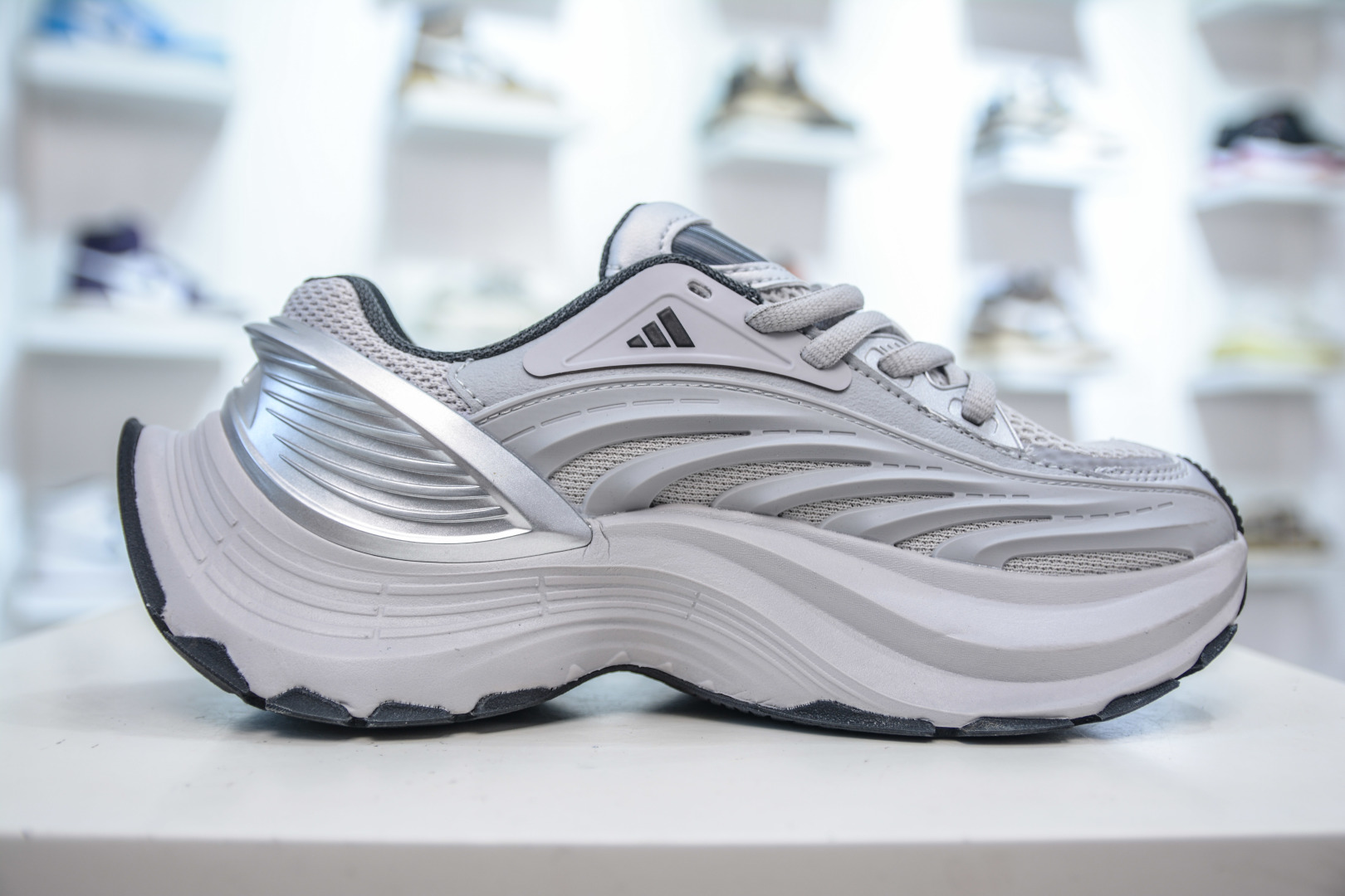 Adidas XLG MTW: Retro-Meets-Modern Style, Breathable Comfort, Street-Ready Shoes 3 cmp i1755623548376 7636 0 2