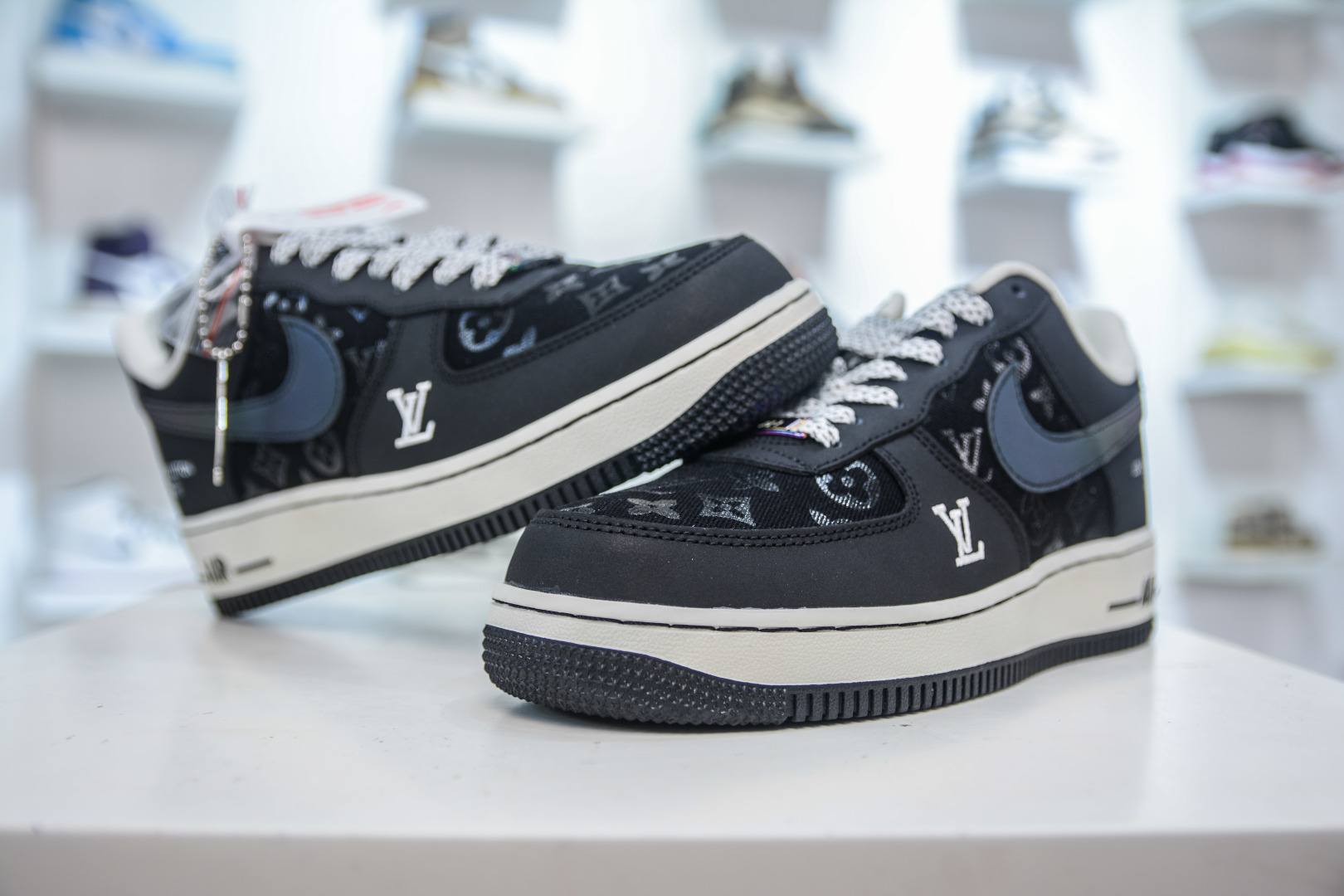 Nike Air Force 1 Low '07 x Louis Vuitton Collab Laser Gradient Sneakers 5 cmp i1755623699671 7553 0 3