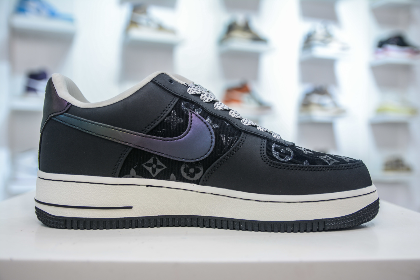 Nike Air Force 1 Low '07 x Louis Vuitton Collab Laser Gradient Sneakers 4 cmp i1755623699732 7615 0 2