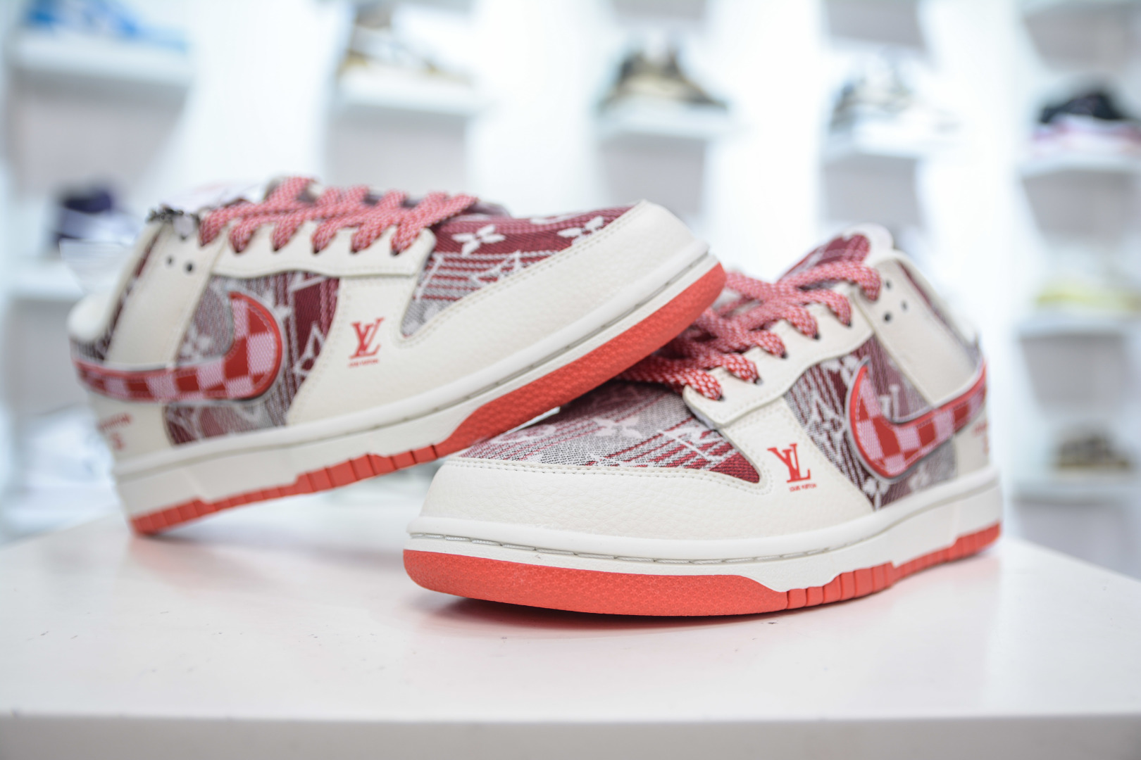 Nike SB Dunk Low x Louis Vuitton Collab - Cream/Red Canvas Print 5 cmp i1755624420618 2685 0 3