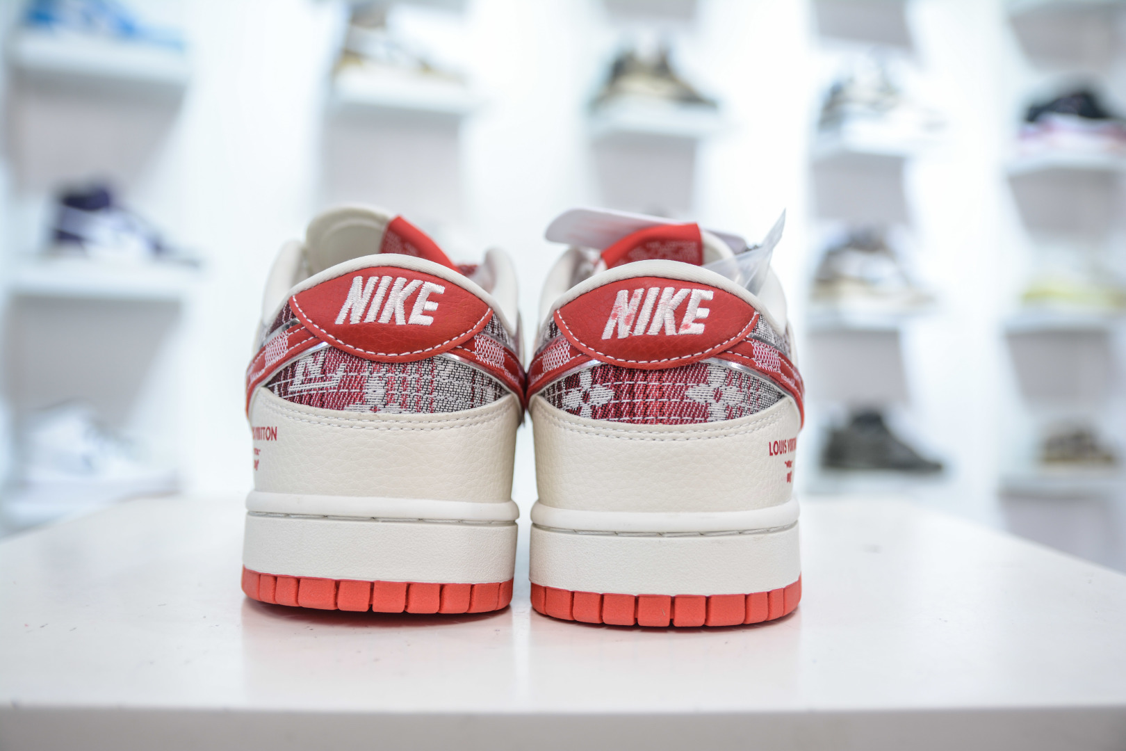 Nike SB Dunk Low x Louis Vuitton Collab - Cream/Red Canvas Print 3 cmp i1755624420672 1949 0 1