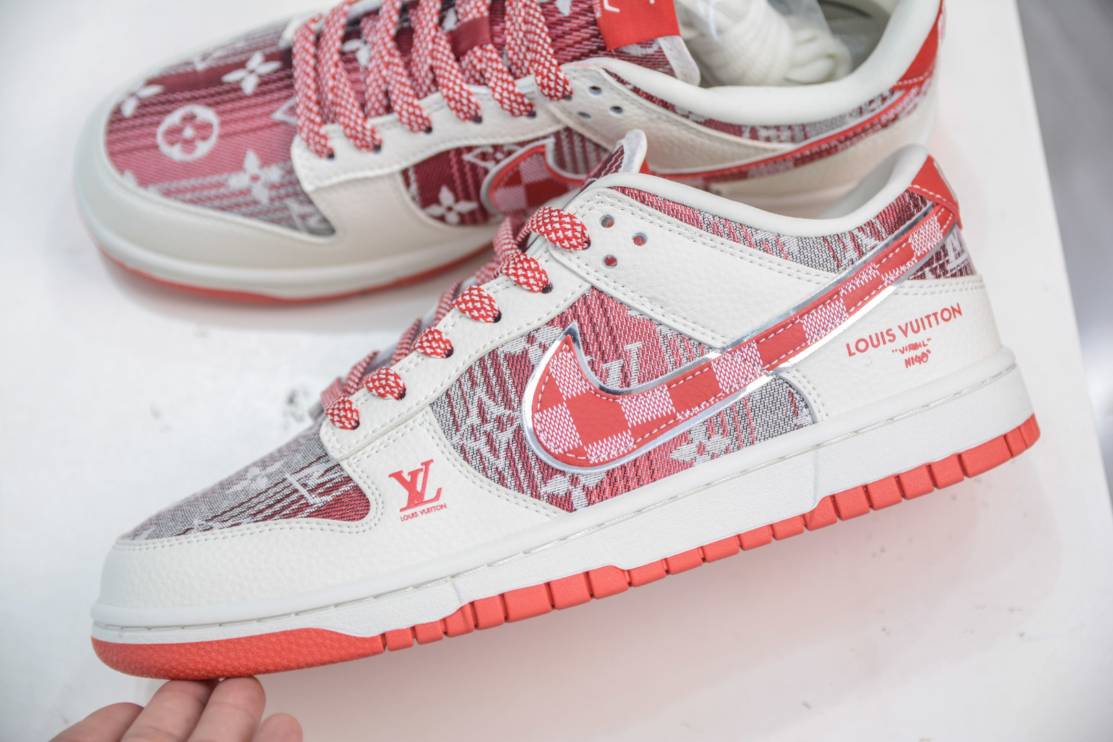 Nike SB Dunk Low x Louis Vuitton Collab - Cream/Red Canvas Print 8 cmp i1755624420672 9385 0 6