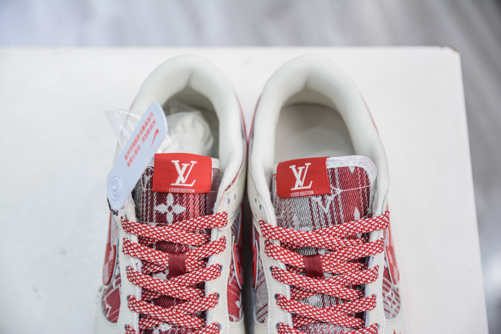 Nike SB Dunk Low x Louis Vuitton Collab - Cream/Red Canvas Print 9 cmp i1755624422082 2285 0 7